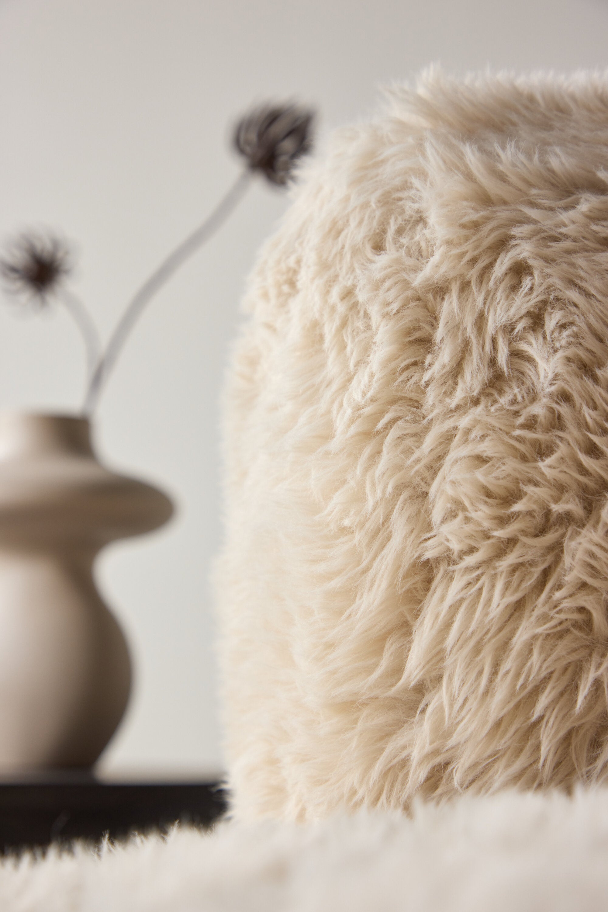 Gert Sessel in Offwhite präsentiert im Onlineshop von KAQTU Design AG. Sessel mit Armlehnen ist von Venture Home