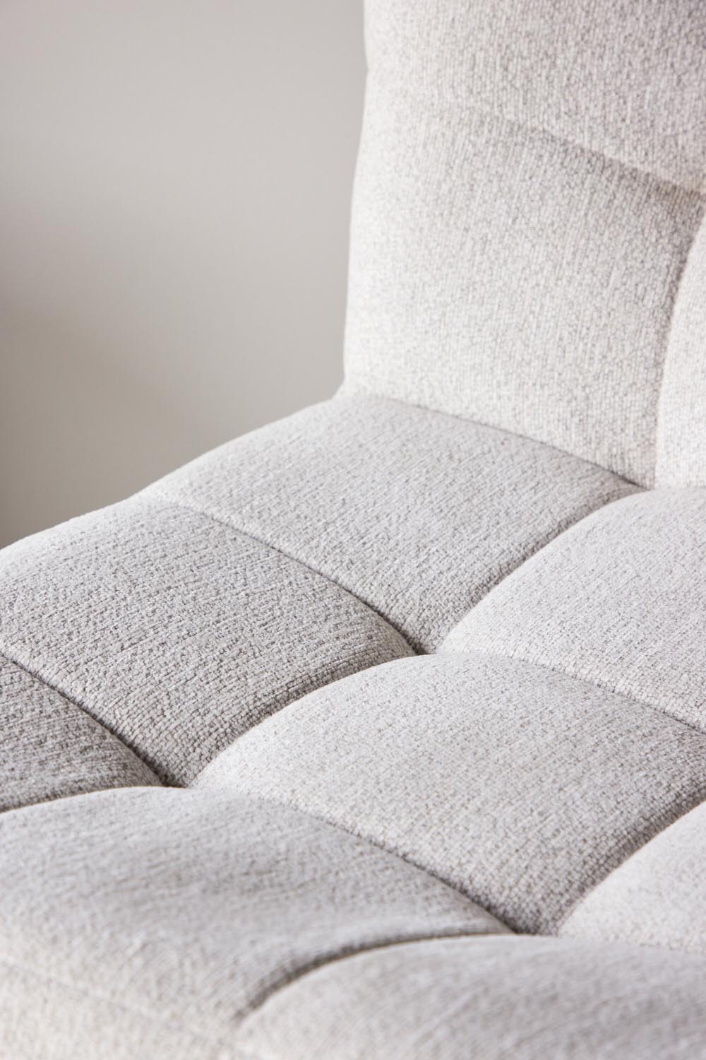 Malou Sessel in Beige präsentiert im Onlineshop von KAQTU Design AG. Sessel ist von Venture Home