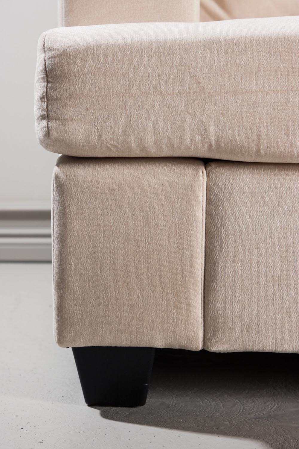 Sani 3-Sitzer-Sofa in Greige präsentiert im Onlineshop von KAQTU Design AG. 2er Sofa ist von Venture Home