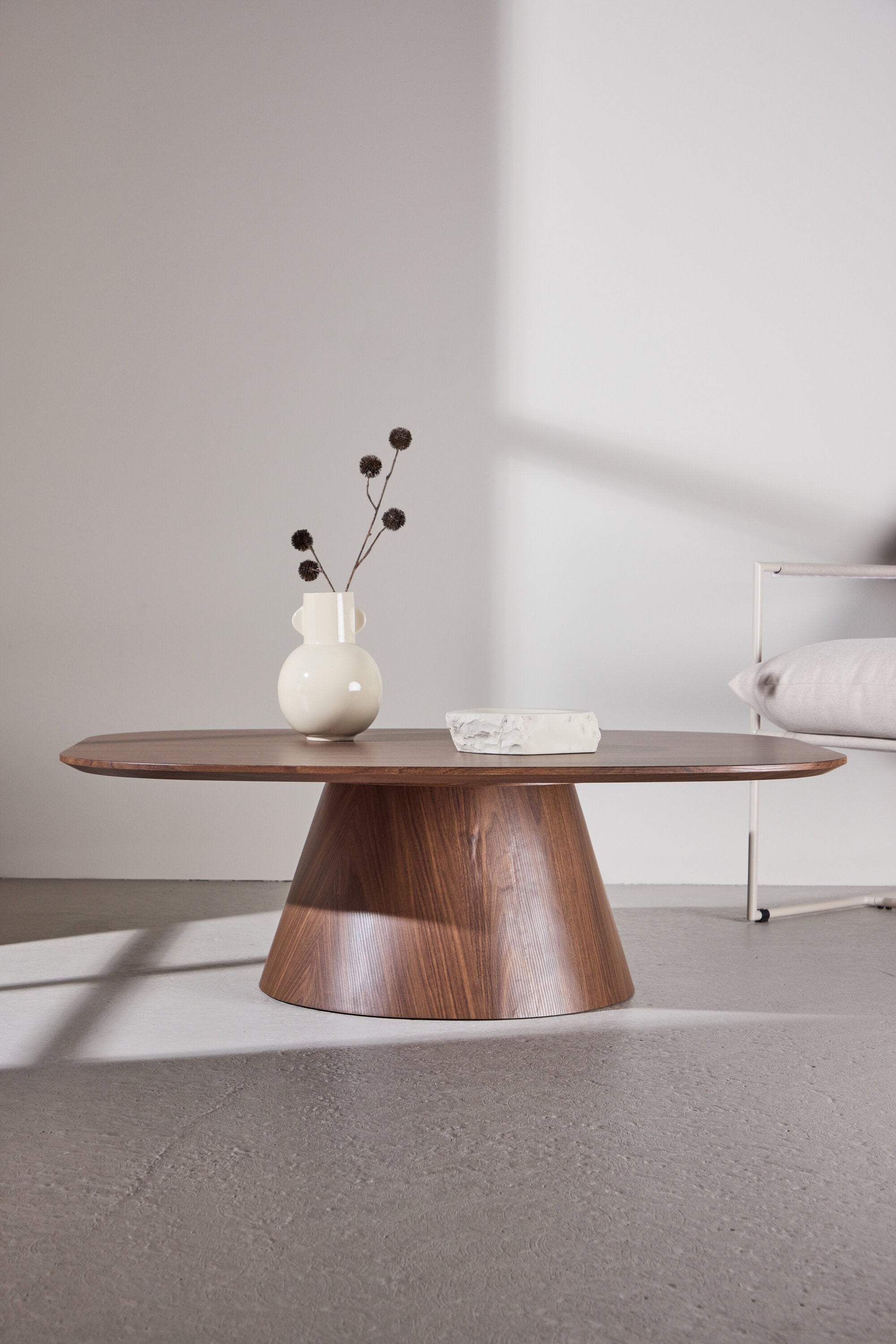 Lanzo Beistelltisch in Mokka präsentiert im Onlineshop von KAQTU Design AG. Beistelltisch ist von Venture Home