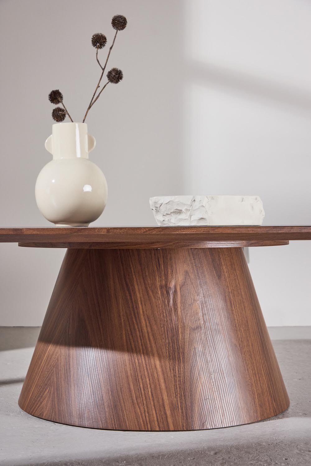 Lanzo Beistelltisch in Mokka präsentiert im Onlineshop von KAQTU Design AG. Beistelltisch ist von Venture Home
