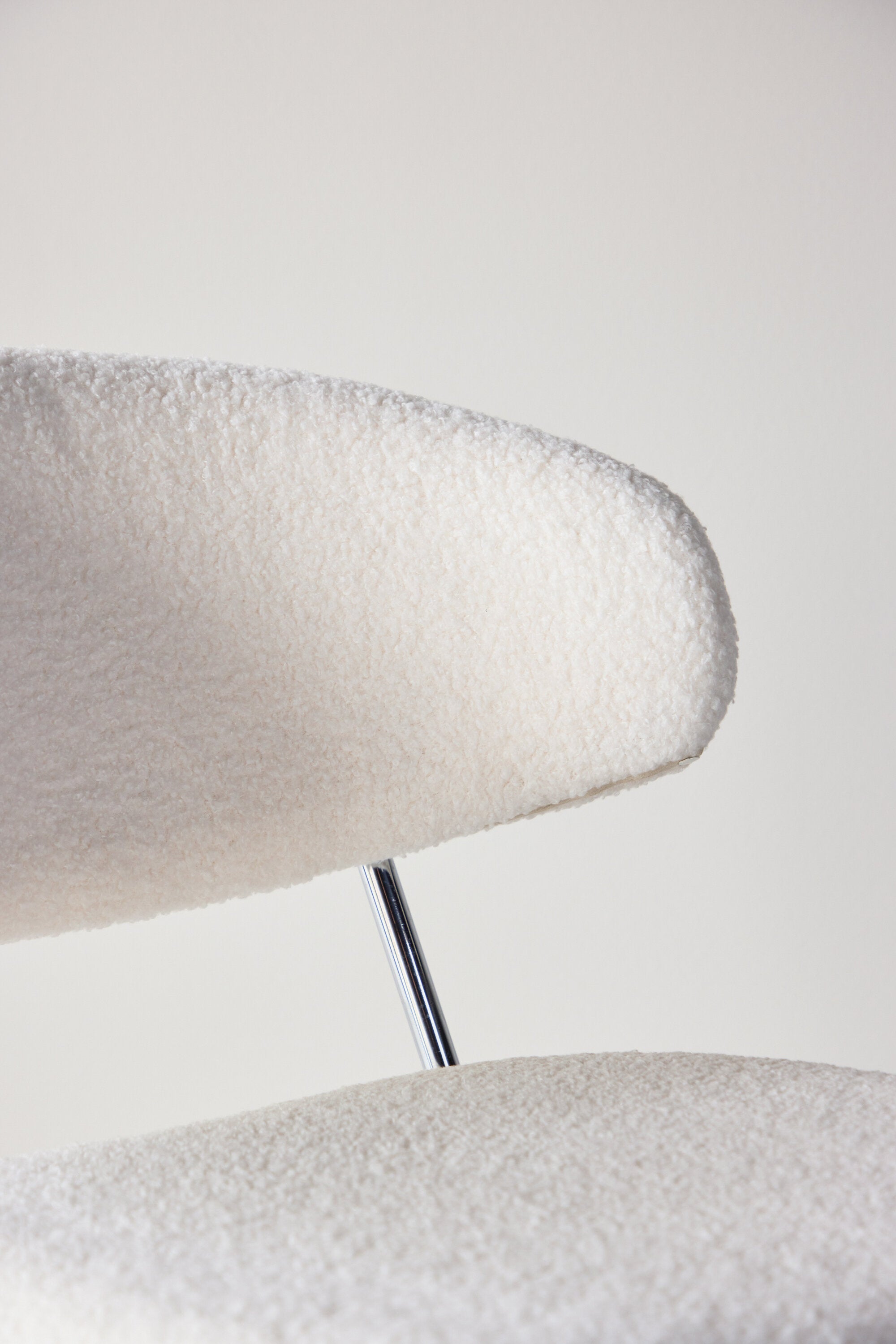 Chico Esszimmerstuhl in Weiß präsentiert im Onlineshop von KAQTU Design AG. Stuhl ist von Venture Home