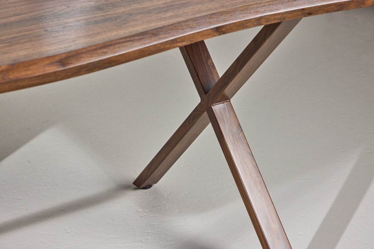 Fiona Esstisch in Walnuss präsentiert im Onlineshop von KAQTU Design AG. Esstisch ist von Venture Home