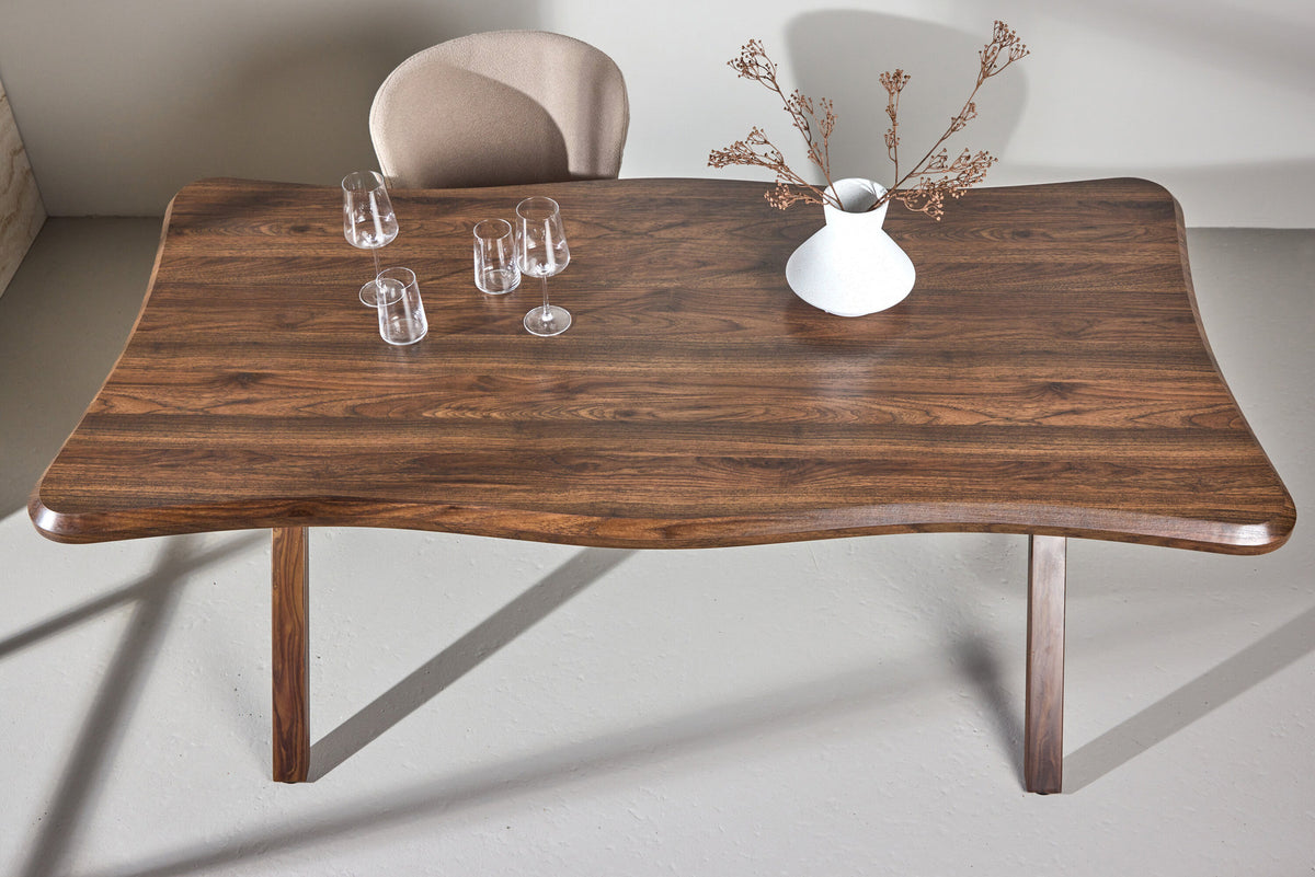 Fiona Esstisch in Walnuss präsentiert im Onlineshop von KAQTU Design AG. Esstisch ist von Venture Home