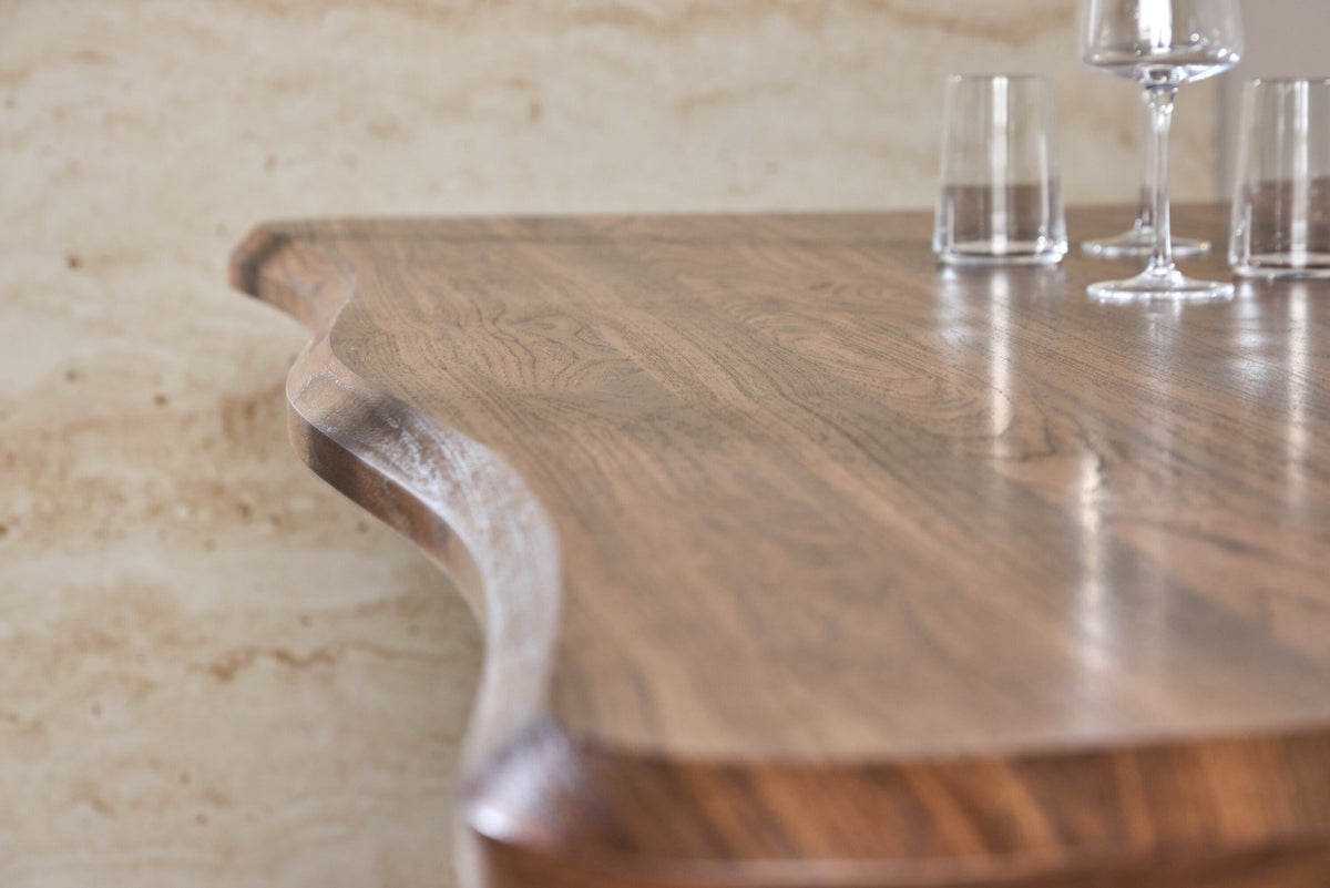 Fiona Esstisch in Walnuss präsentiert im Onlineshop von KAQTU Design AG. Esstisch ist von Venture Home