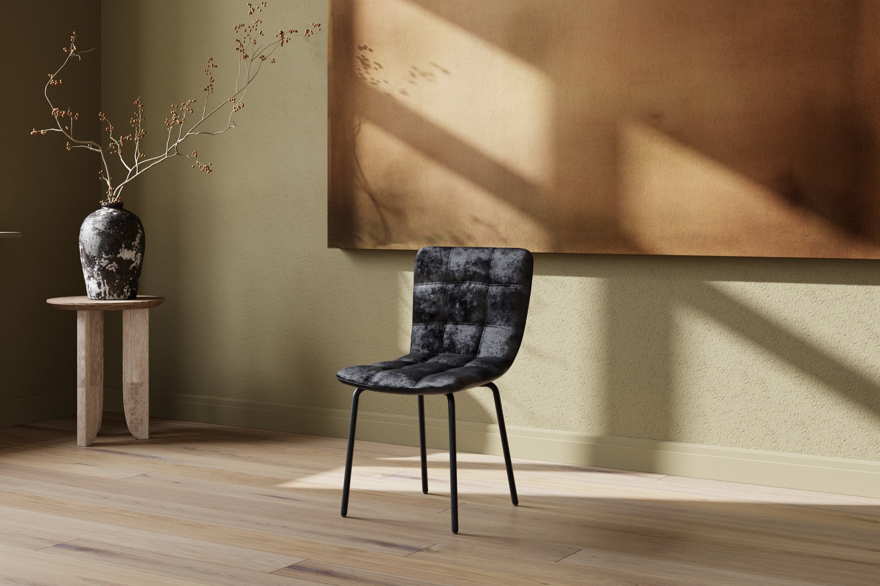 Eleganter Punsch Esszimmerstuhl in Schwarz von Venture Home, ideal für stilvolle Esszimmergestaltung und gemütliche Atmosphäre.