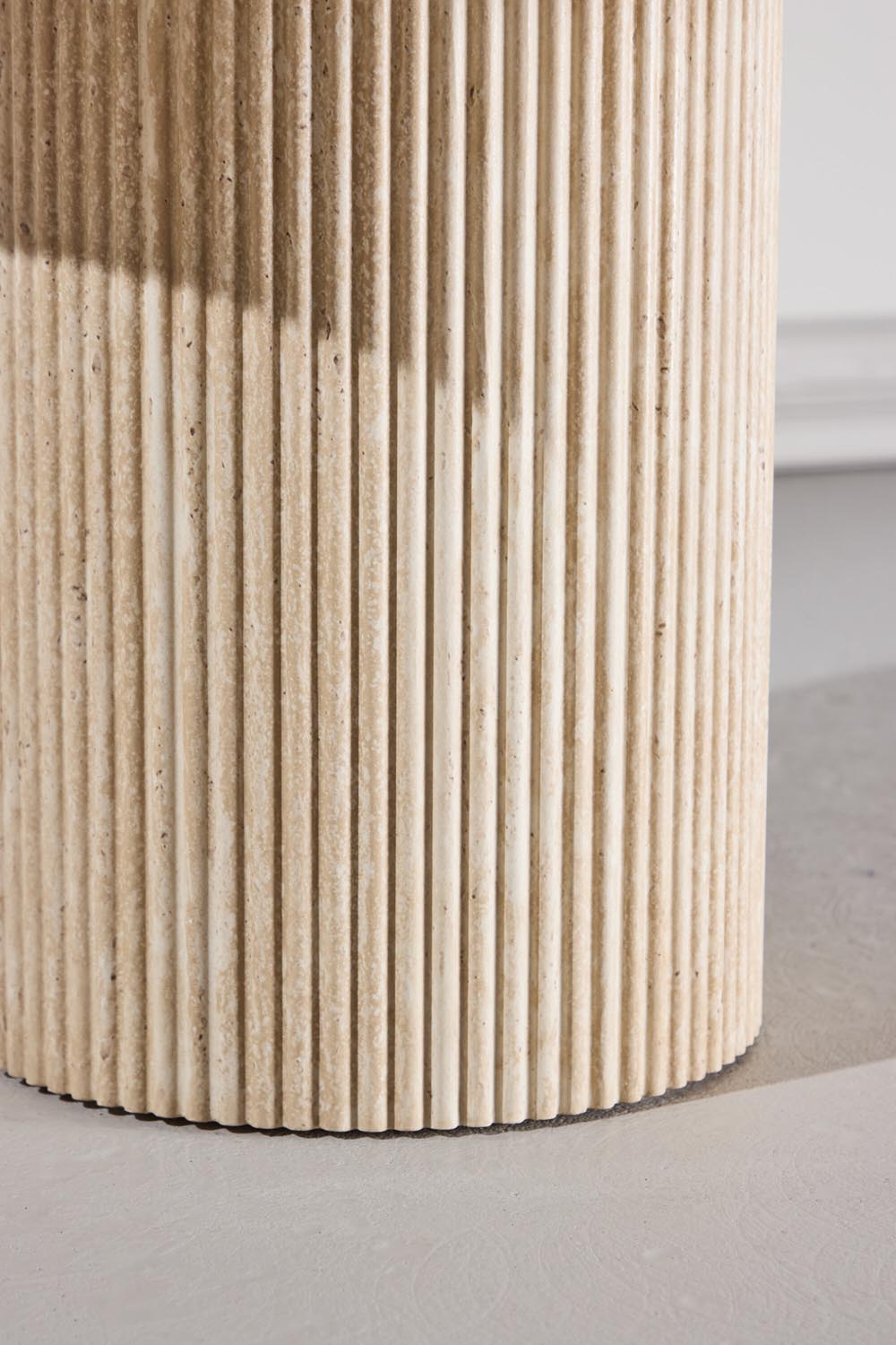 Beistelltisch Krille in Beige präsentiert im Onlineshop von KAQTU Design AG. Beistelltisch ist von Venture Home
