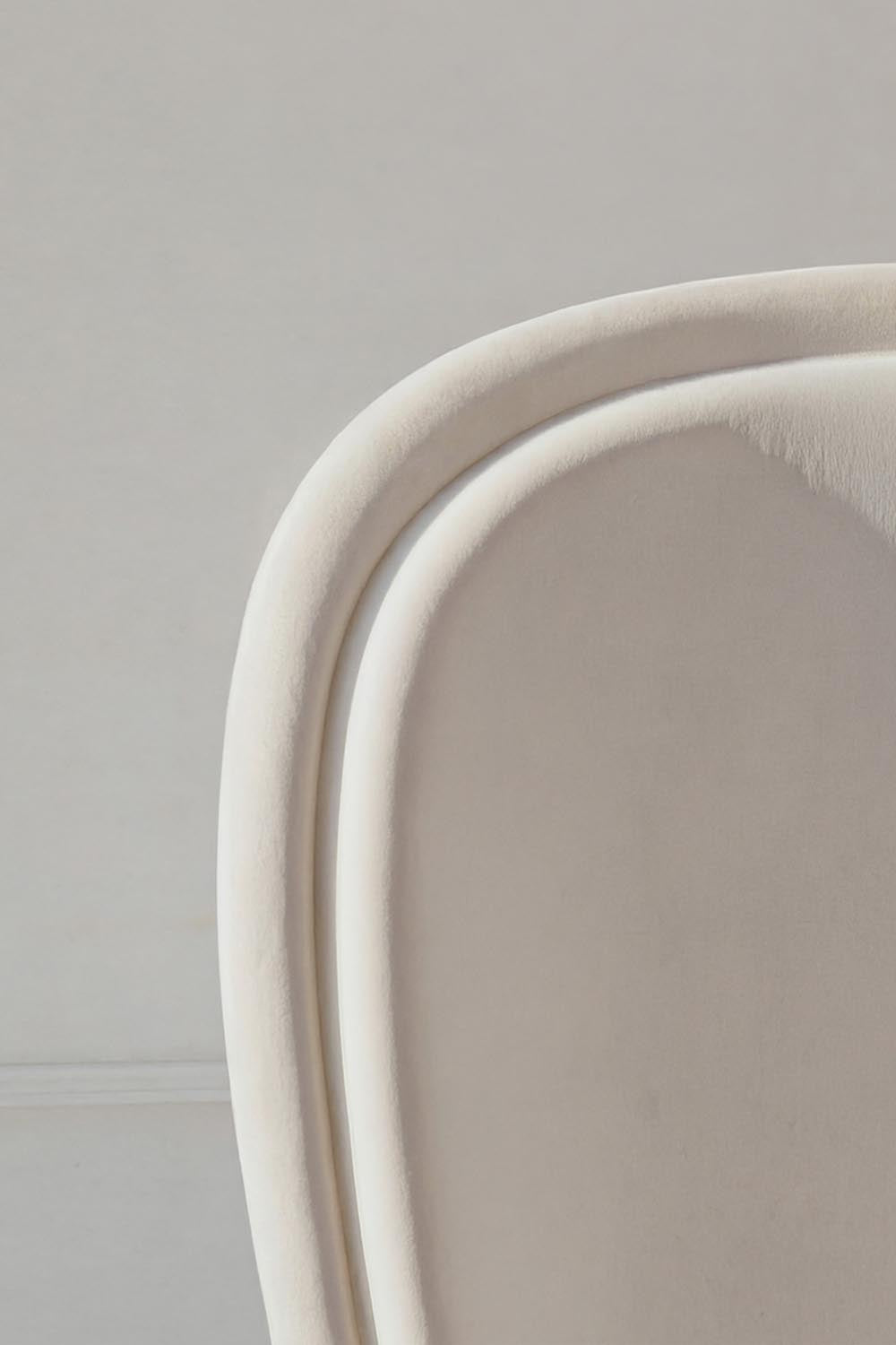 Esszimmerstuhl Carl in Cream präsentiert im Onlineshop von KAQTU Design AG. Gartenstuhl mit Armlehnen ist von Venture Home