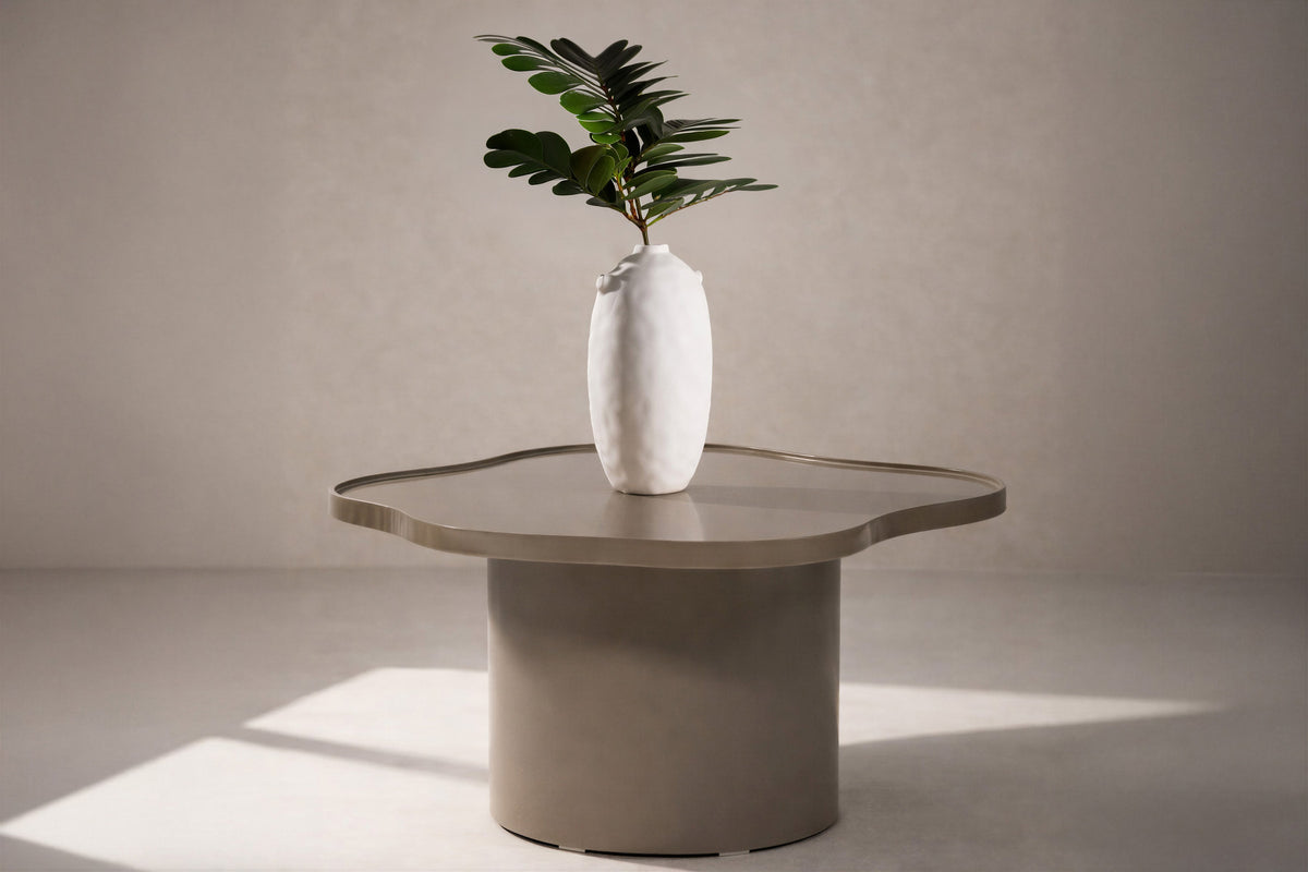 Ilse Couchtisch in Braun präsentiert im Onlineshop von KAQTU Design AG. Couchtisch ist von Venture Home