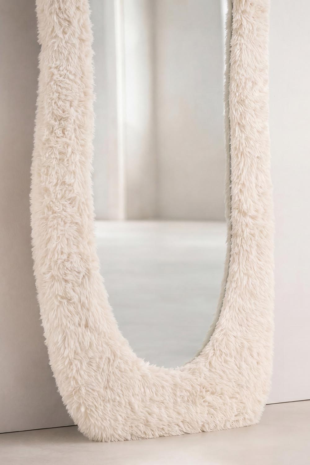 Mirza Large Mirror in Beige präsentiert im Onlineshop von KAQTU Design AG. Spiegel ist von Venture Home