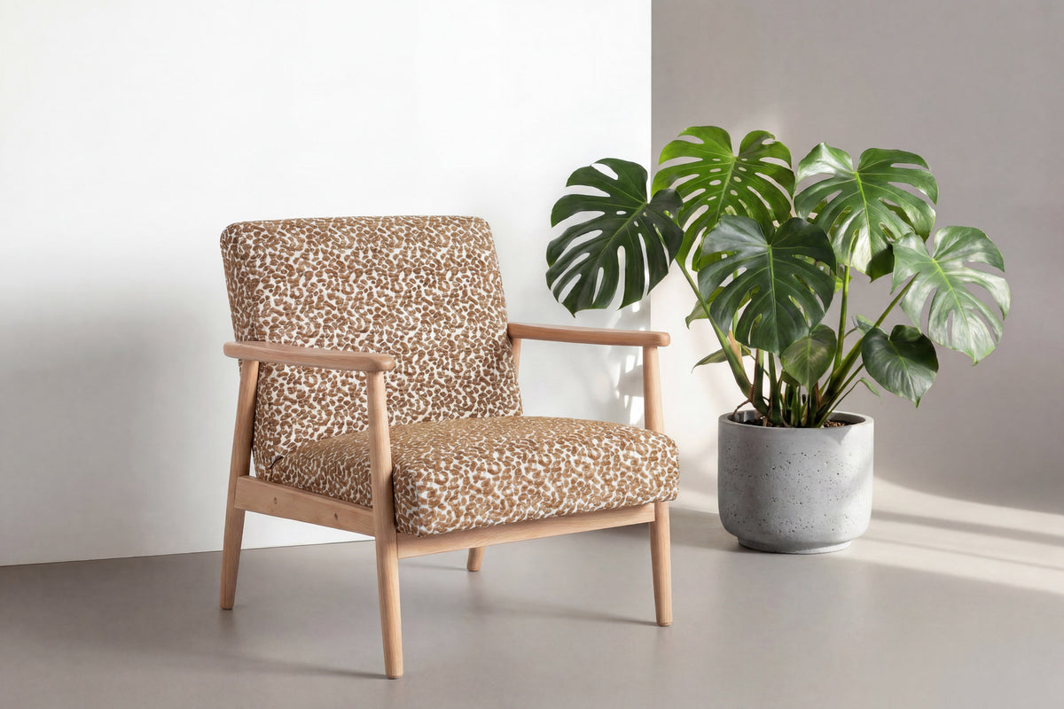 Runbert Loungestuhl in Braun präsentiert im Onlineshop von KAQTU Design AG. Sessel ist von Venture Home