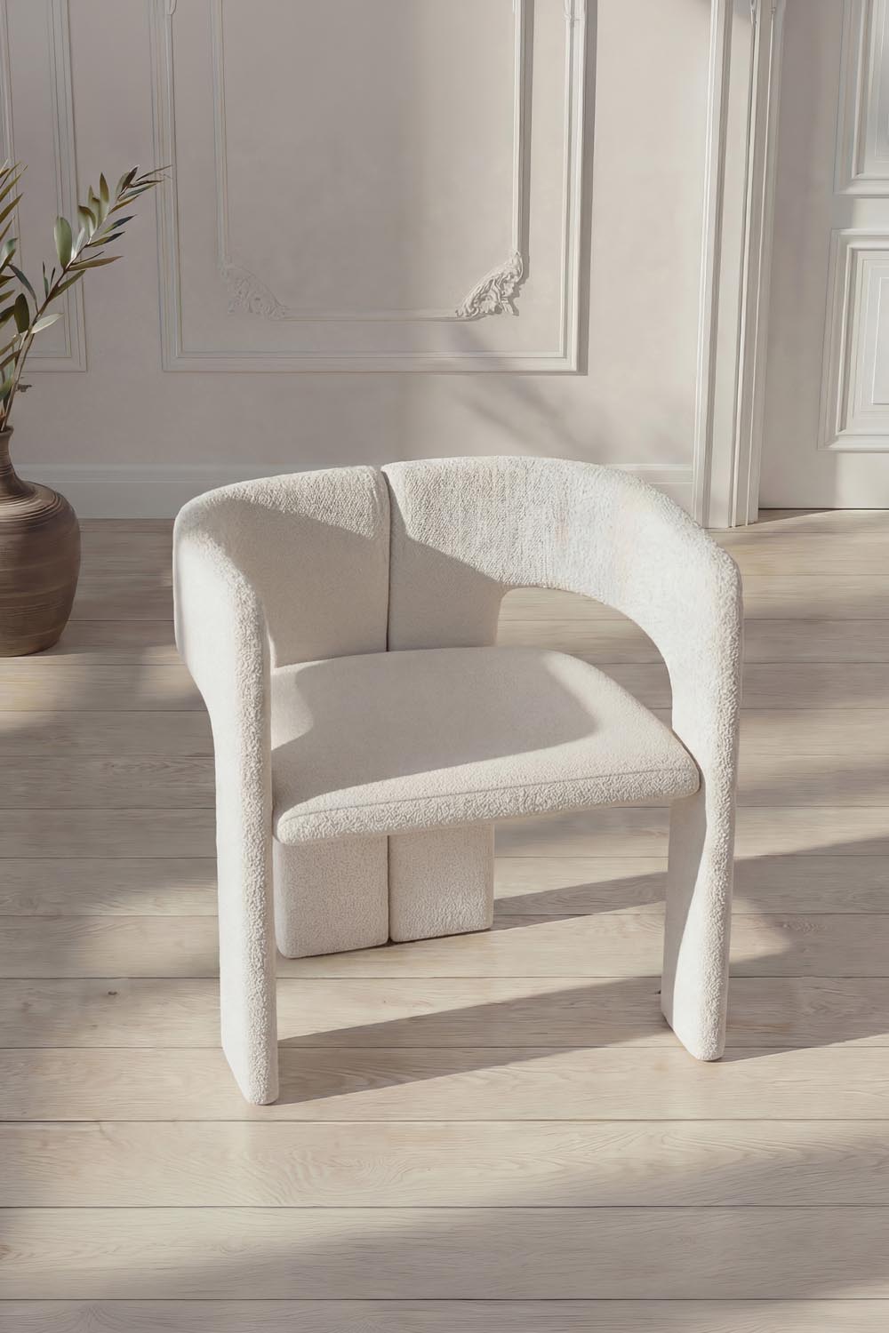 Stuhl Kristin in Weiss präsentiert im Onlineshop von KAQTU Design AG. Gartenstuhl mit Armlehnen ist von Venture Home