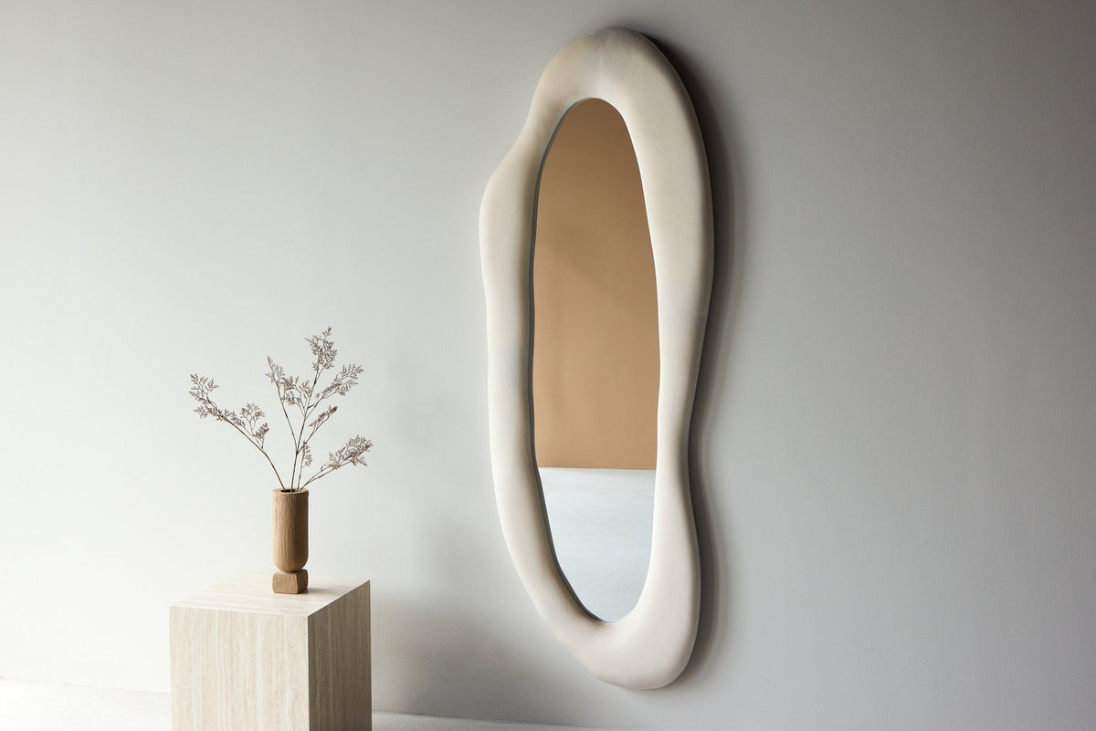 Louiseville Spiegel in Beige präsentiert im Onlineshop von KAQTU Design AG. Standspiegel ist von Venture Home