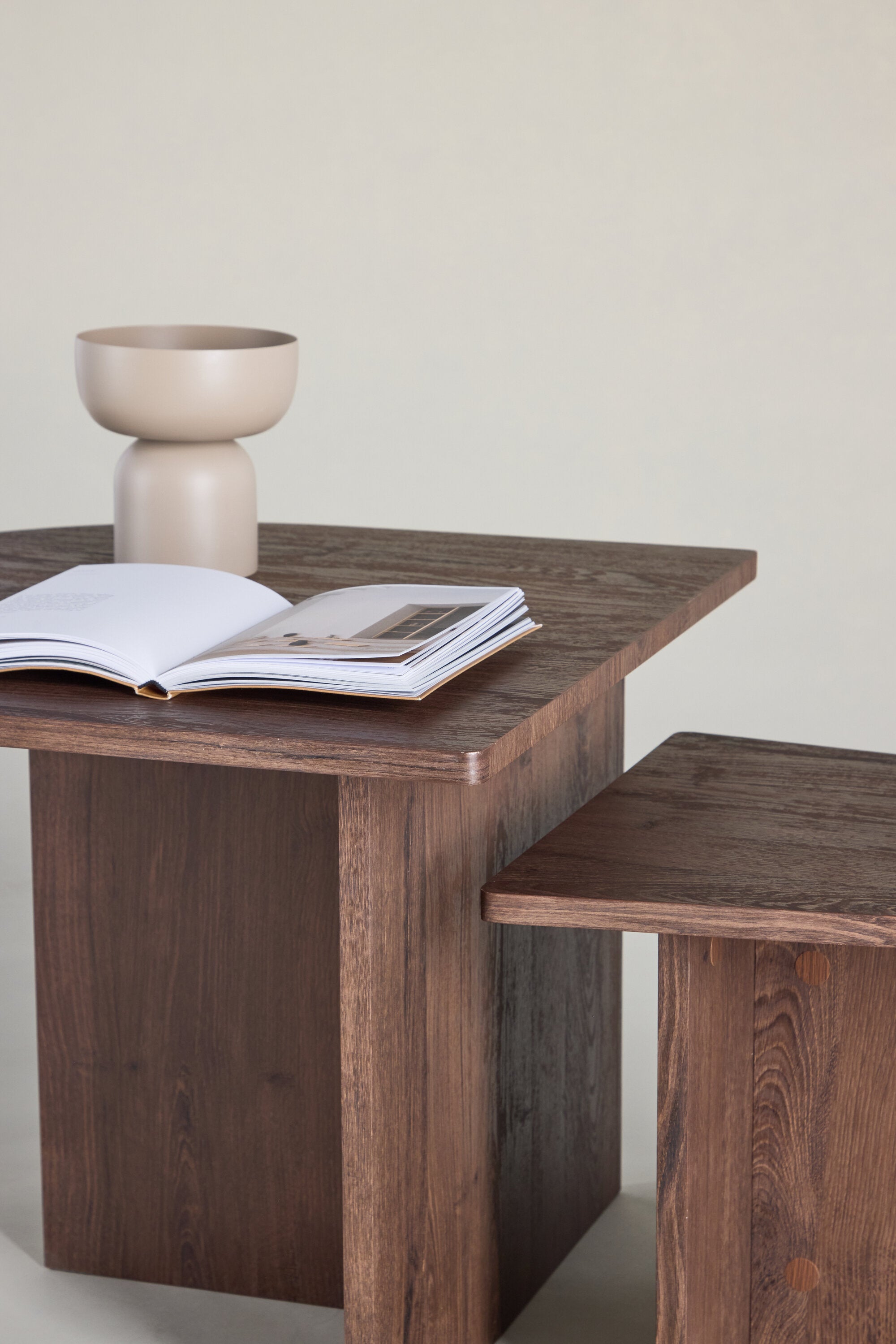 Sala Sofatisch in Mokka präsentiert im Onlineshop von KAQTU Design AG. Beistelltisch ist von Venture Home