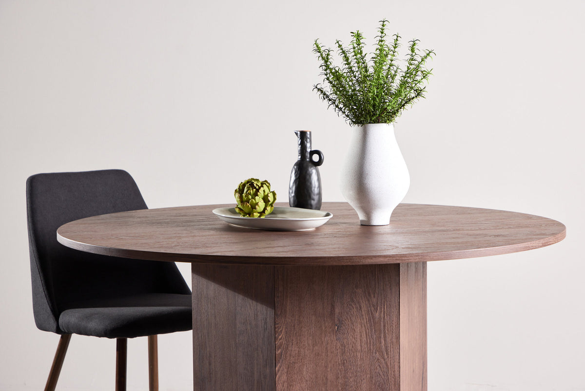 Tekla Esstisch rund in Mokka präsentiert im Onlineshop von KAQTU Design AG. Esstisch ist von Venture Home