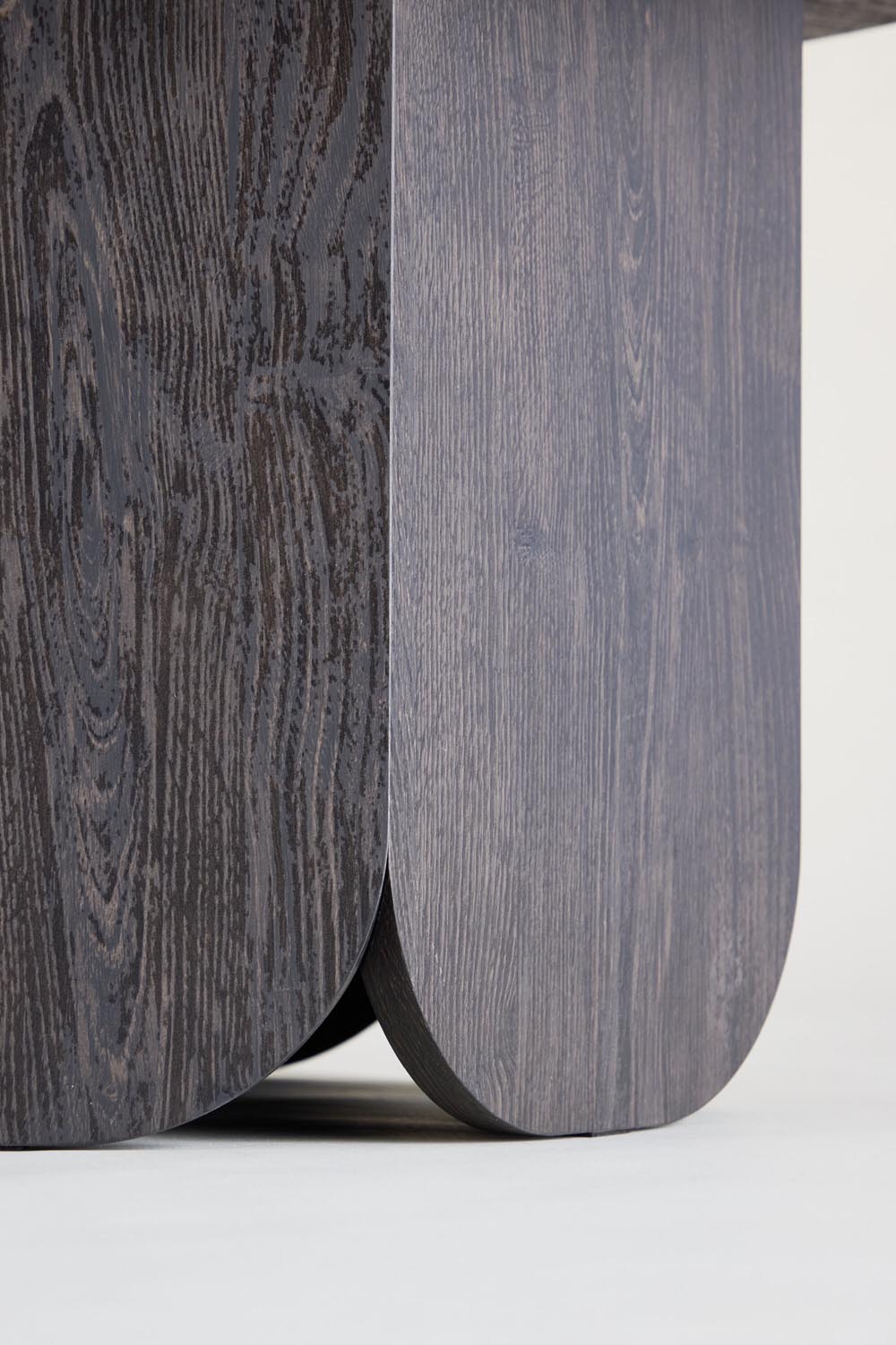 Tekla Sofatisch in Schwarz präsentiert im Onlineshop von KAQTU Design AG. Beistelltisch ist von Venture Home