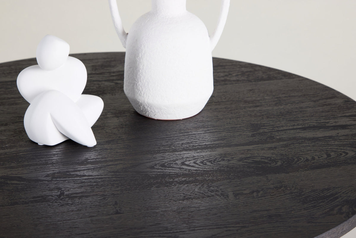 Tekla Sofatisch in Schwarz präsentiert im Onlineshop von KAQTU Design AG. Beistelltisch ist von Venture Home