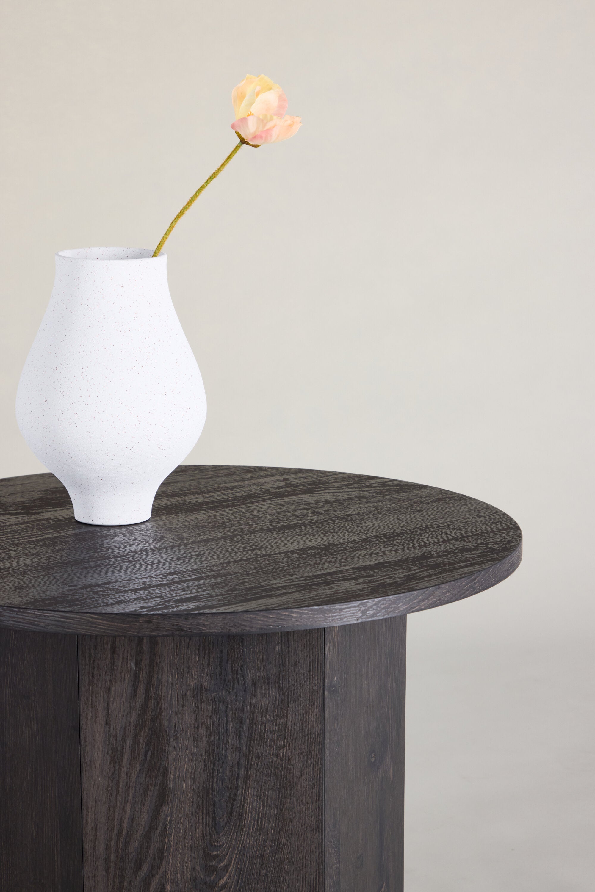 Tekla Sofatisch in Schwarz präsentiert im Onlineshop von KAQTU Design AG. Beistelltisch ist von Venture Home