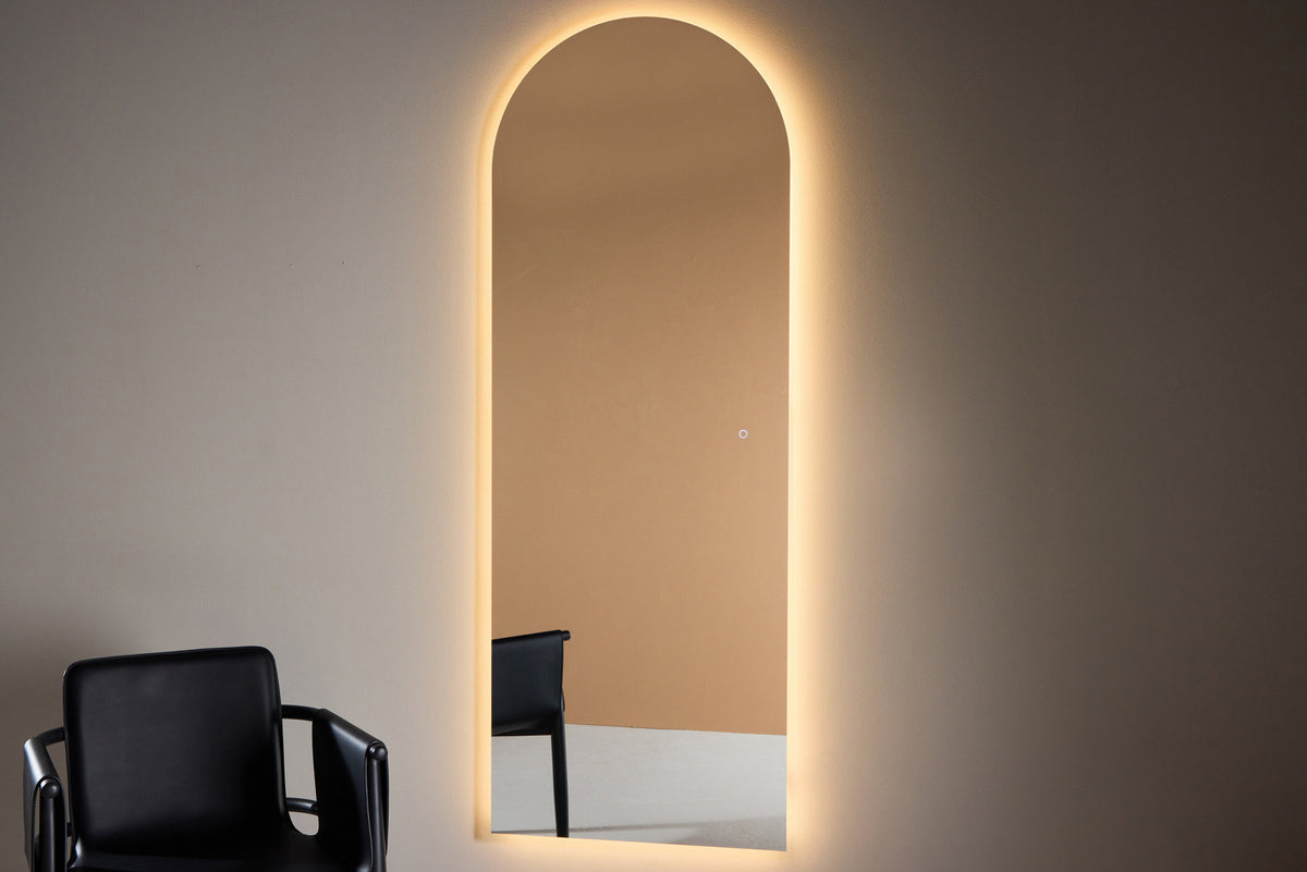 Skeppsvik Spiegel in Silber präsentiert im Onlineshop von KAQTU Design AG. Spiegel ist von Vind