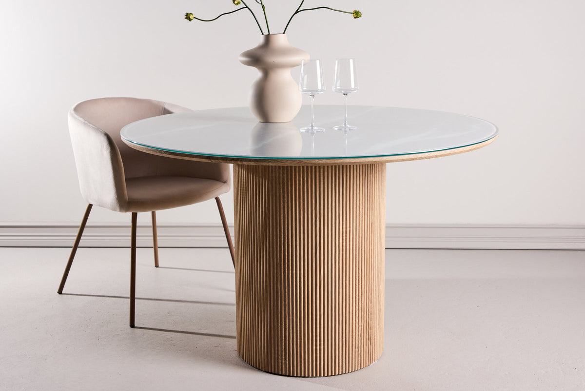 Härön Round Esstisch in Weiss präsentiert im Onlineshop von KAQTU Design AG. Esstisch ist von Vind