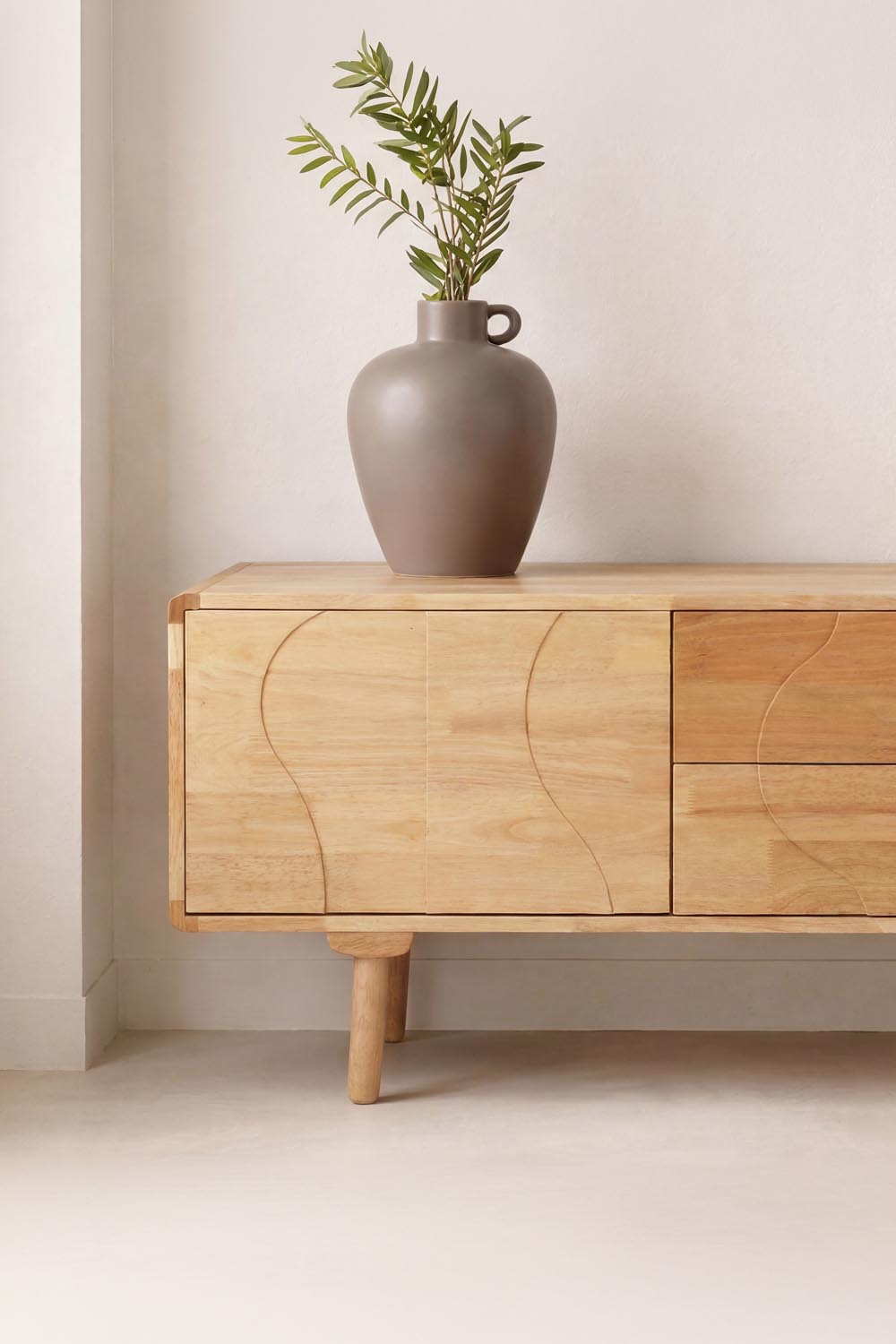 Skärhamn Schrank in Natur präsentiert im Onlineshop von KAQTU Design AG. Cabinet ist von Vind