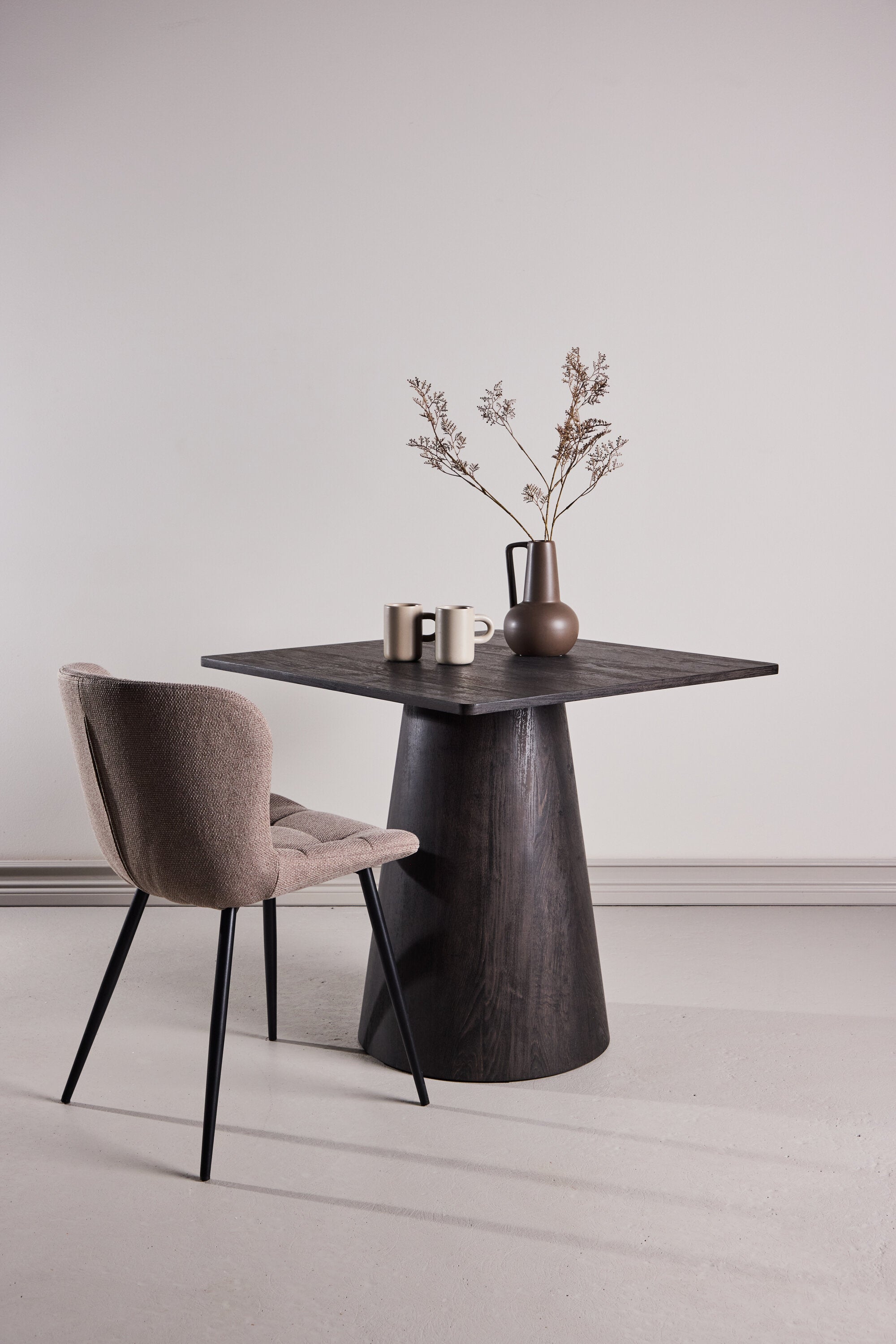 Tisch Lanzi in Mokka präsentiert im Onlineshop von KAQTU Design AG. Gartentisch ist von Venture Home