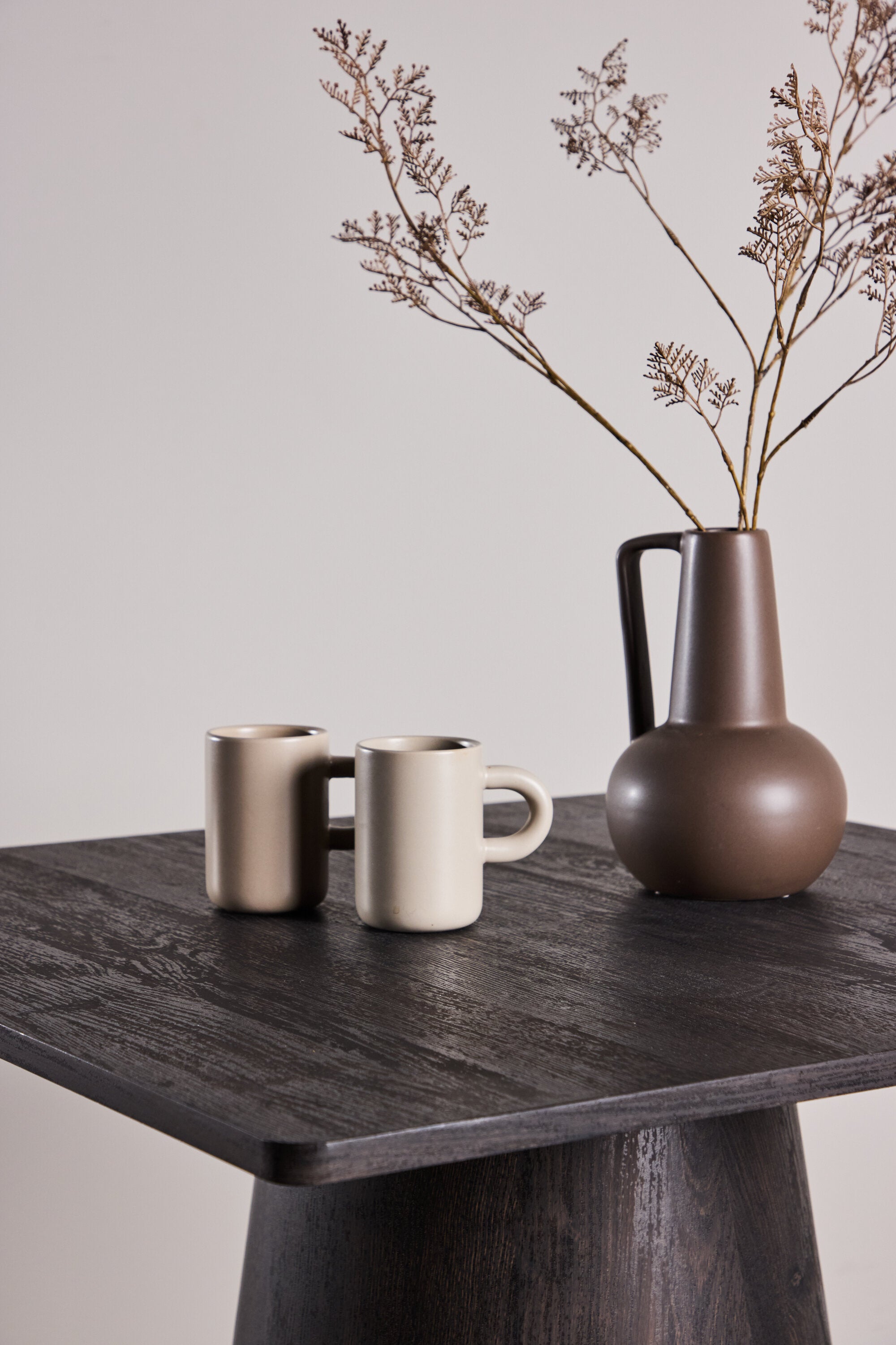 Tisch Lanzi in Mokka präsentiert im Onlineshop von KAQTU Design AG. Gartentisch ist von Venture Home