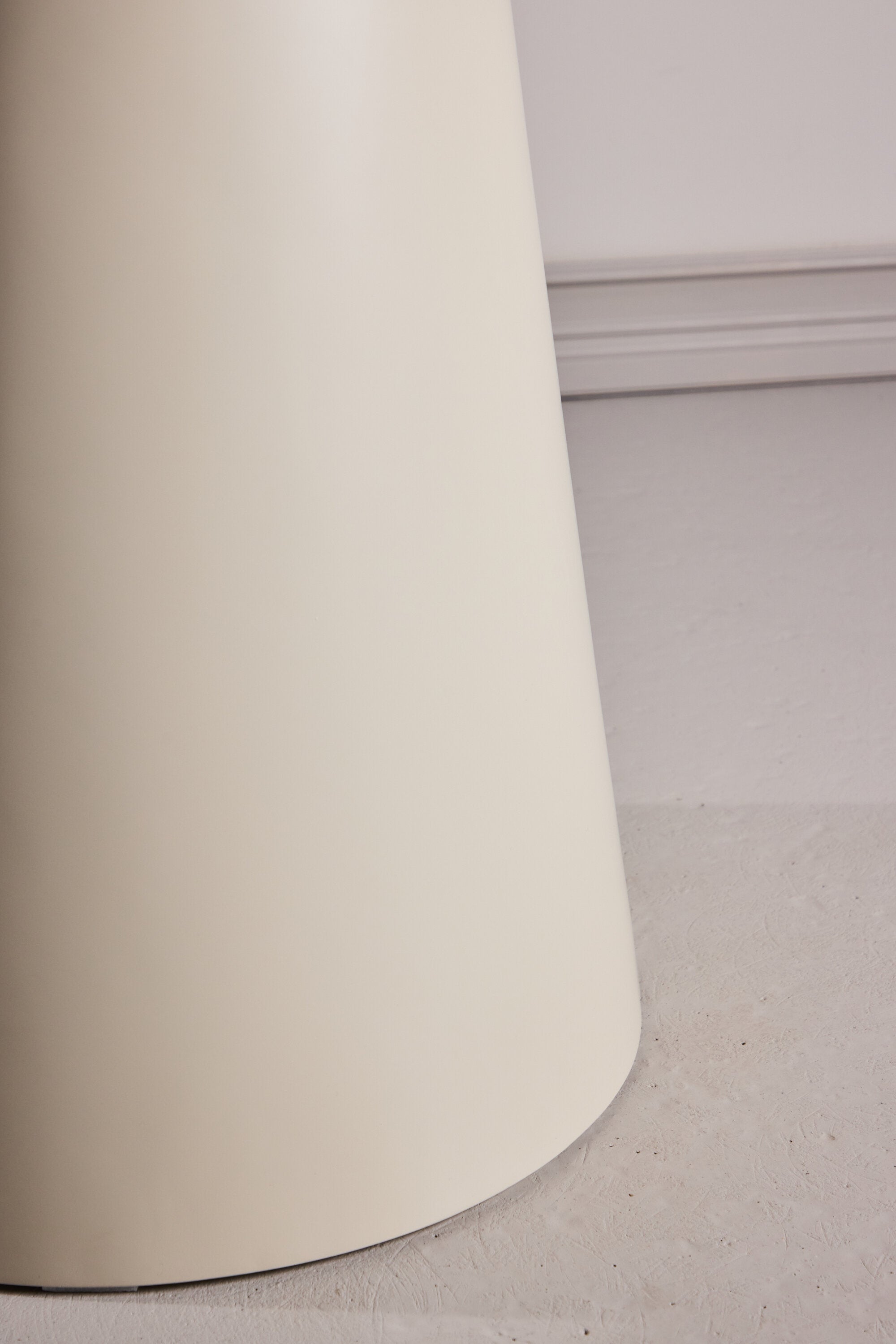 Tisch Lanzi in Beige präsentiert im Onlineshop von KAQTU Design AG. Gartentisch ist von Venture Home