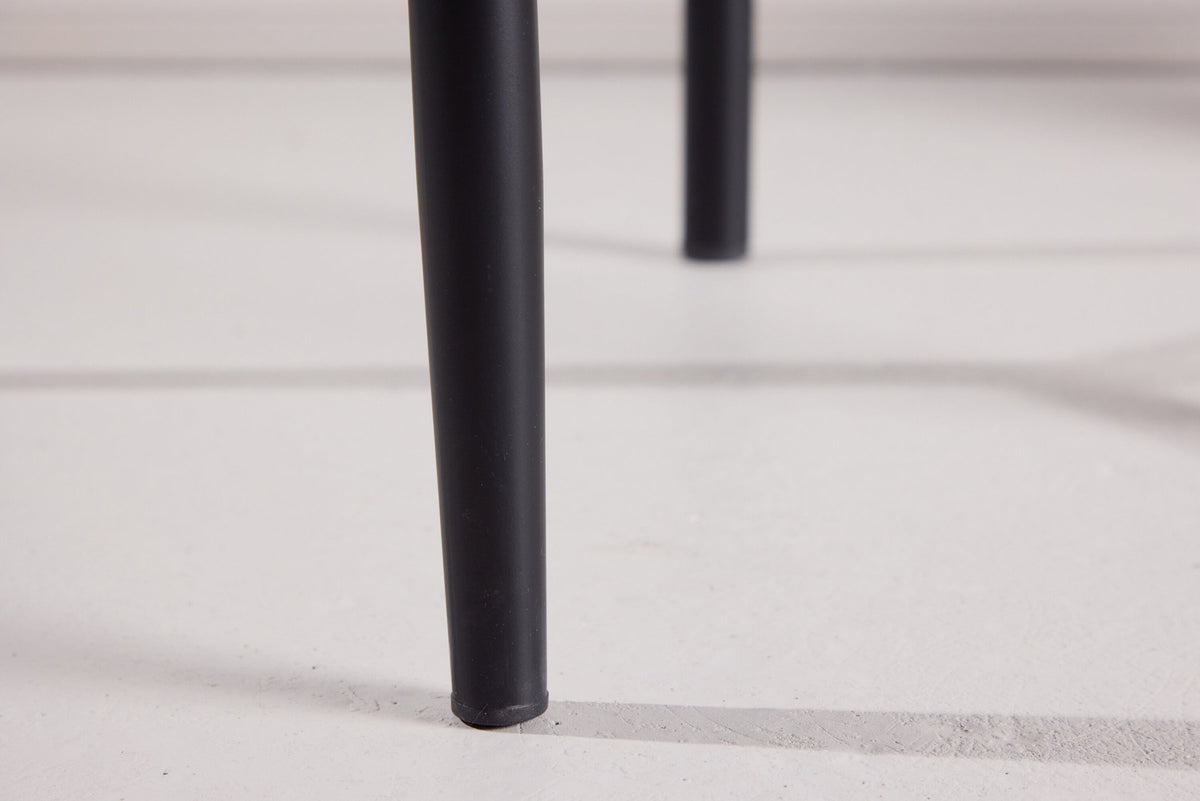 Alfons Esszimmerstuhl in Schwarz präsentiert im Onlineshop von KAQTU Design AG. Stuhl ist von Venture Home