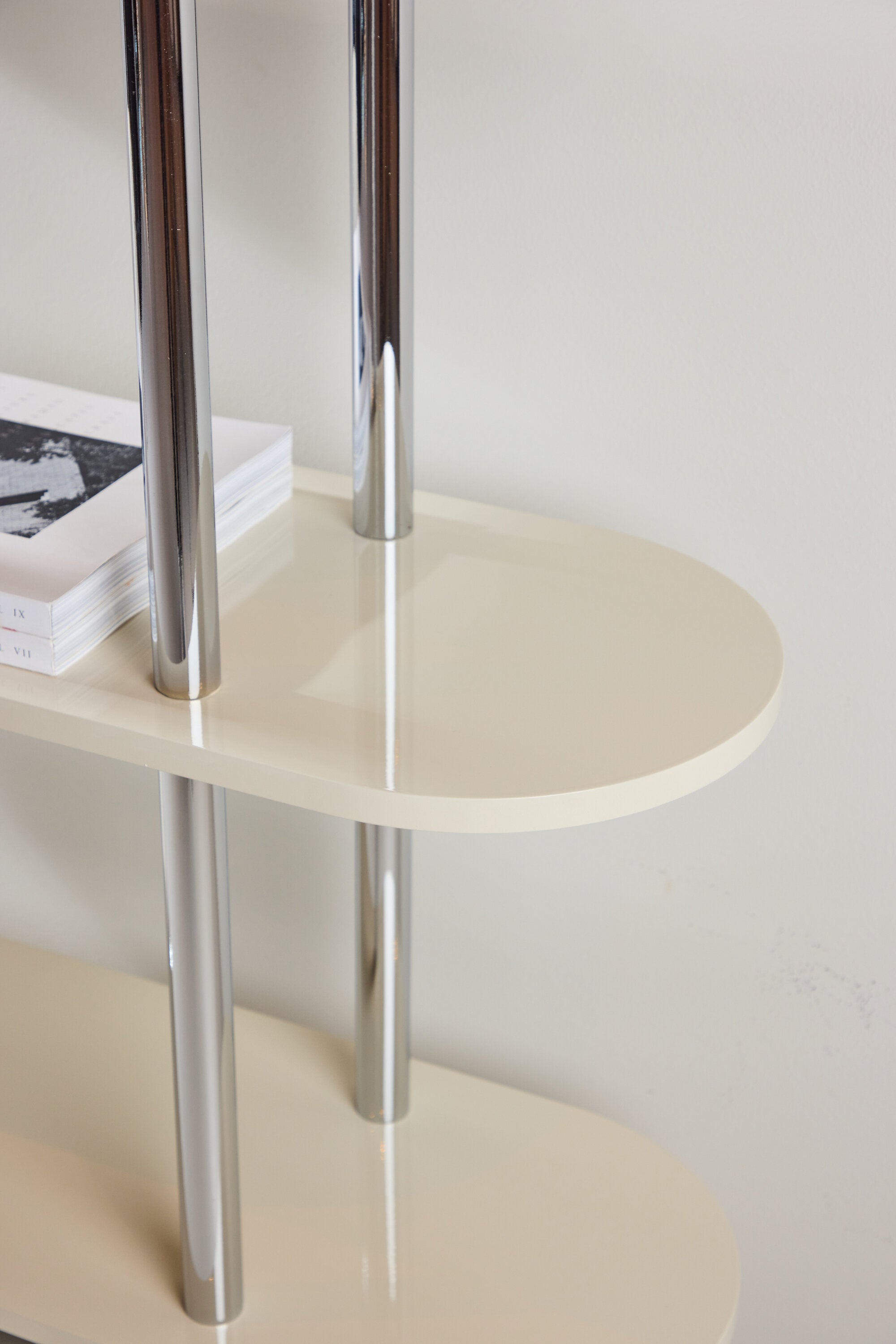 Zino-Regal in Weiss präsentiert im Onlineshop von KAQTU Design AG. Standregal ist von Venture Home