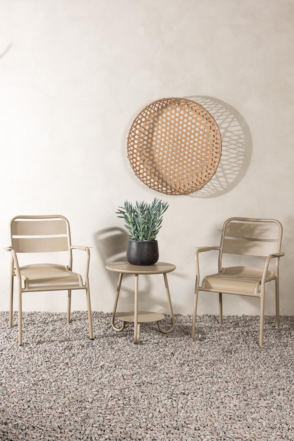 Faro Café Set in Beige/Beige präsentiert im Onlineshop von KAQTU Design AG. Gartentischset ist von Venture Home