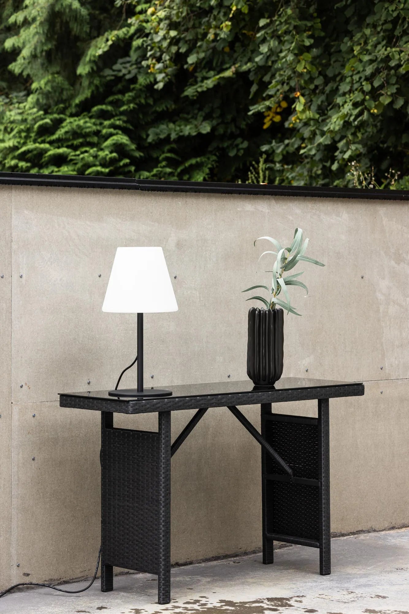 Padova Beistelltisch in Schwarz präsentiert im Onlineshop von KAQTU Design AG. Beistelltisch ist von Venture Home