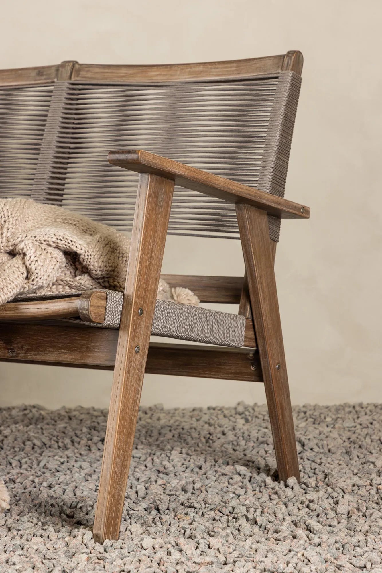 Gemütliches Little John Sofa für stilvolle Entspannung zu zweit.
