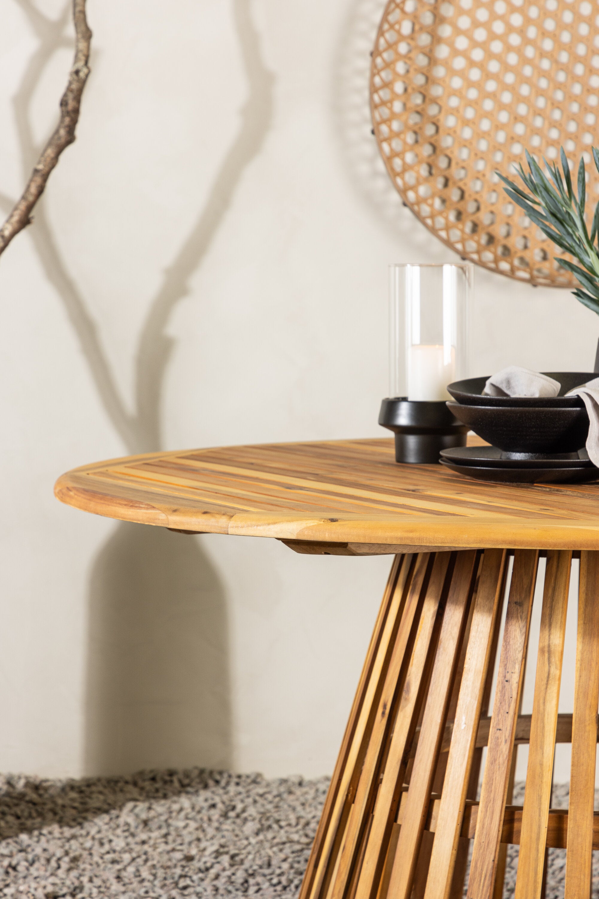 Tucumán Gartentisch rund in Natur präsentiert im Onlineshop von KAQTU Design AG. Gartentisch ist von Venture Home