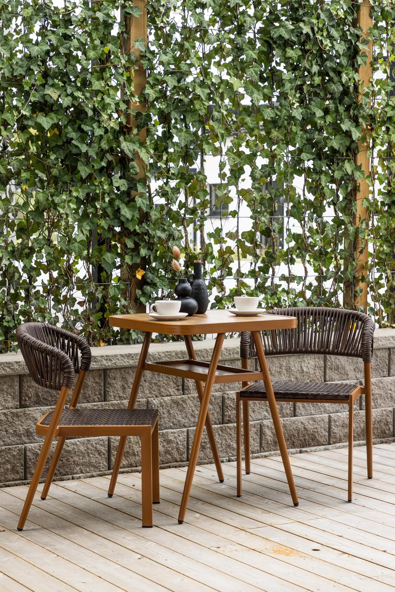 Amadora Café Set: Perfekte Ergänzung für Ihre moderne Terrasse.