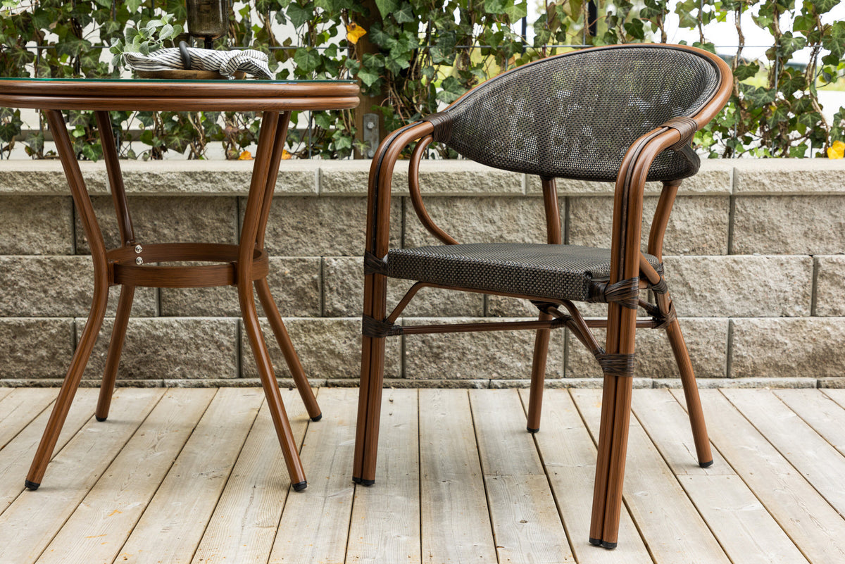 Vila Cafe Stuhl in Schwarz Braun präsentiert im Onlineshop von KAQTU Design AG. Gartenstuhl mit Armlehnen ist von Venture Home