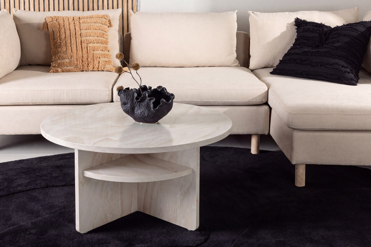 Runder Beistelltisch mit Tischplatte und Beinen aus MDF in Marmor-Optik, Farbe Beige, Durchmesser 85 cm.
