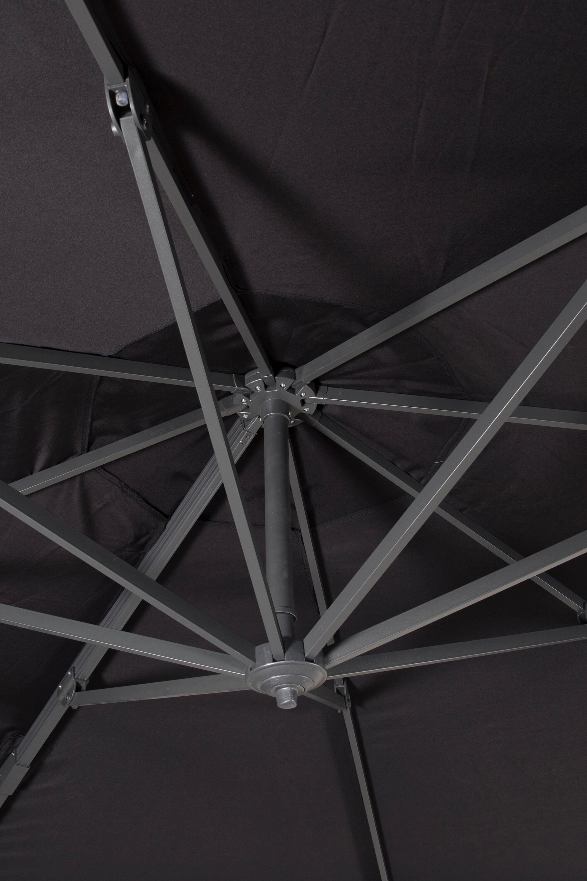 Leeds Sonnenschirm in Schwarz präsentiert im Onlineshop von KAQTU Design AG. Sonnenschirm ist von Venture Home