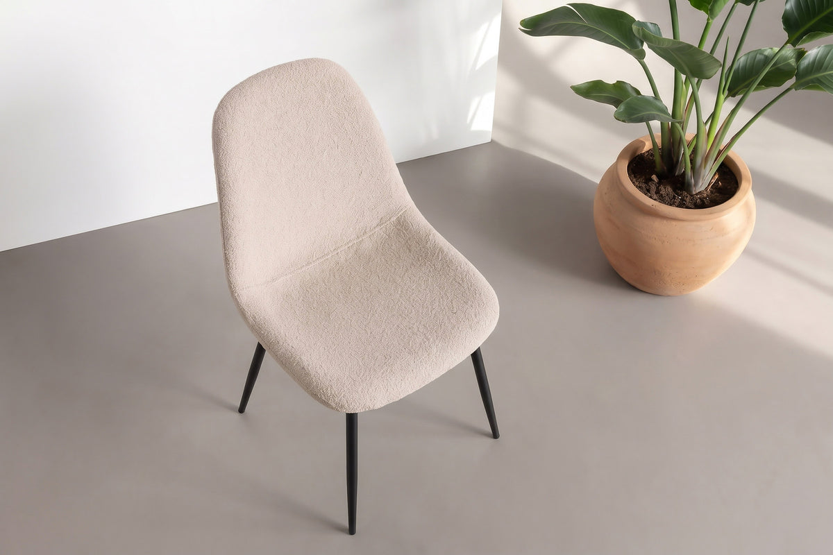 Polar Esszimmerstuhl in Beige präsentiert im Onlineshop von KAQTU Design AG. Stuhl ist von Venture Home