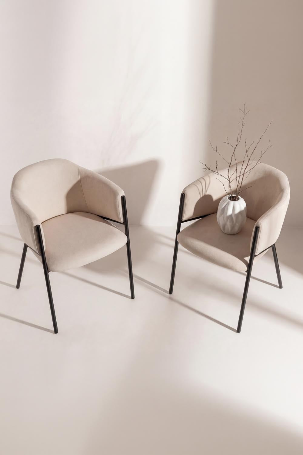 Evelina Esszimmerstuhl in Beige präsentiert im Onlineshop von KAQTU Design AG. Stuhl ist von Venture Home