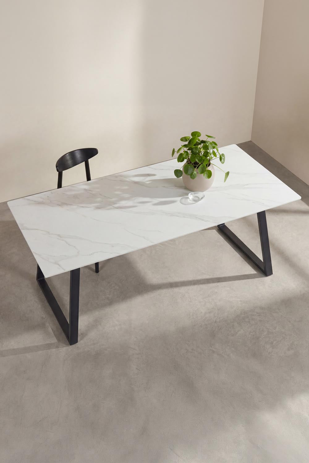Estelle Rechteckiger Esstisch in Weiss präsentiert im Onlineshop von KAQTU Design AG. Gartentisch ist von Venture Home