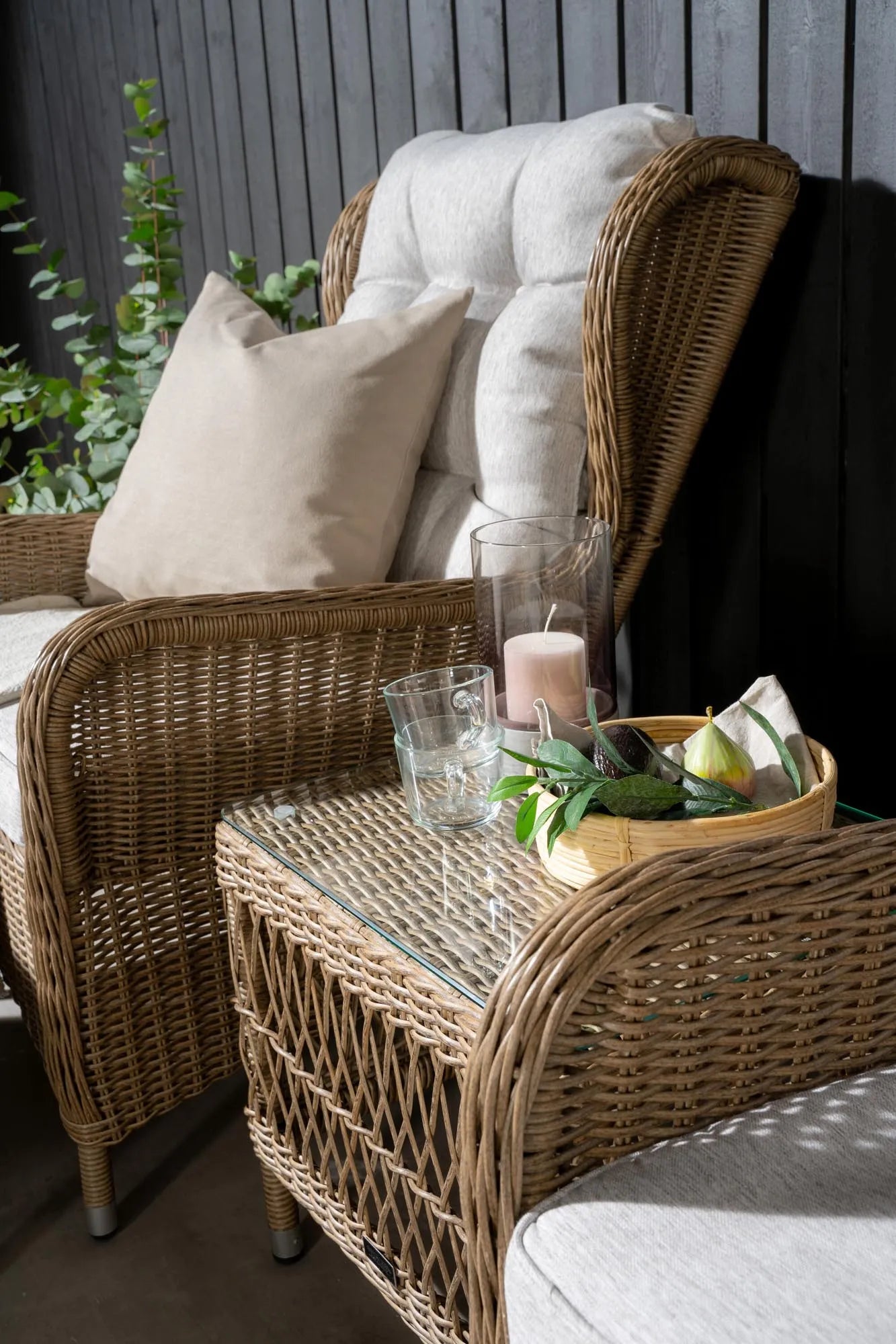 Washington Lounge Outdoorset 52cm in Weiss / Natur präsentiert im Onlineshop von KAQTU Design AG. Loungeset ist von Venture Home