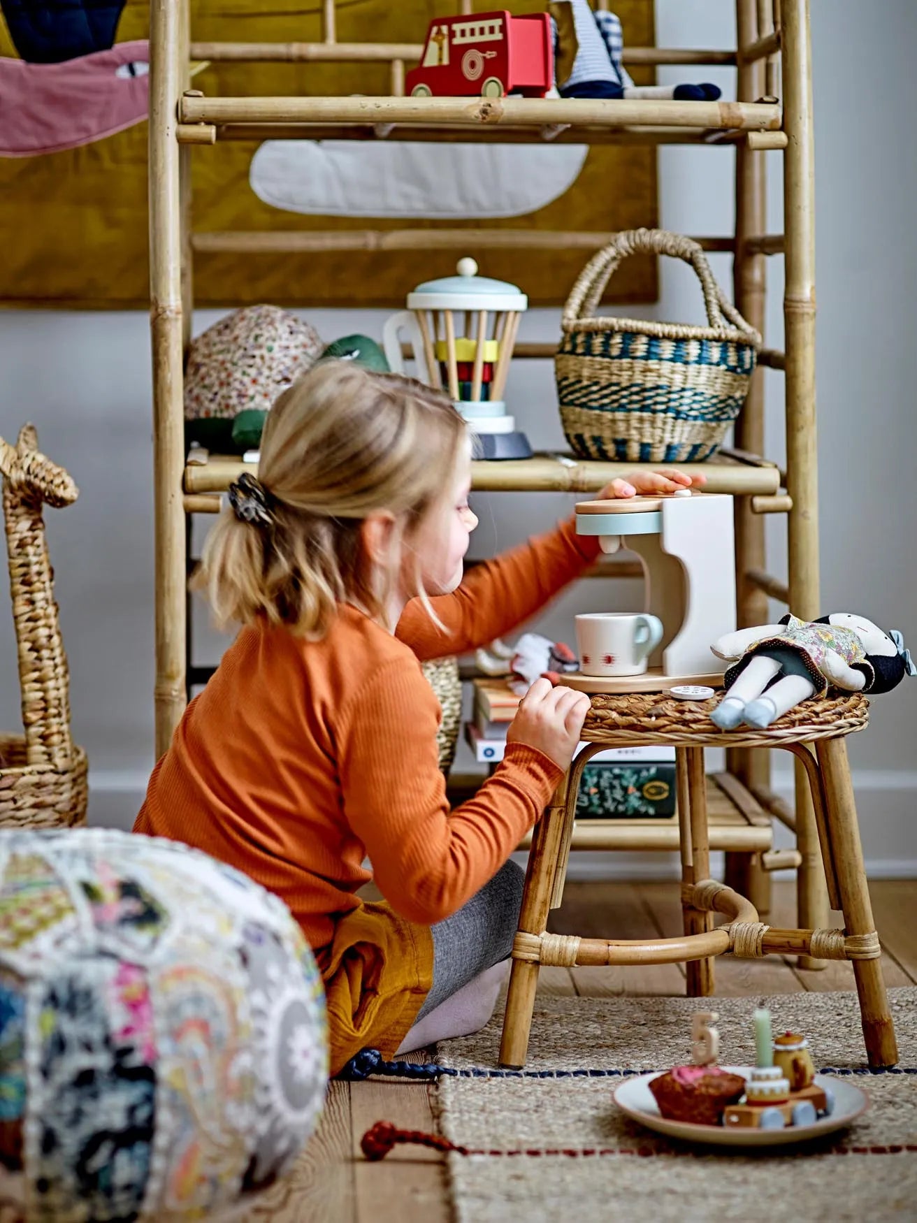 Zep Bücherregal aus Bambus: Natürliches Design für Kinderzimmer.