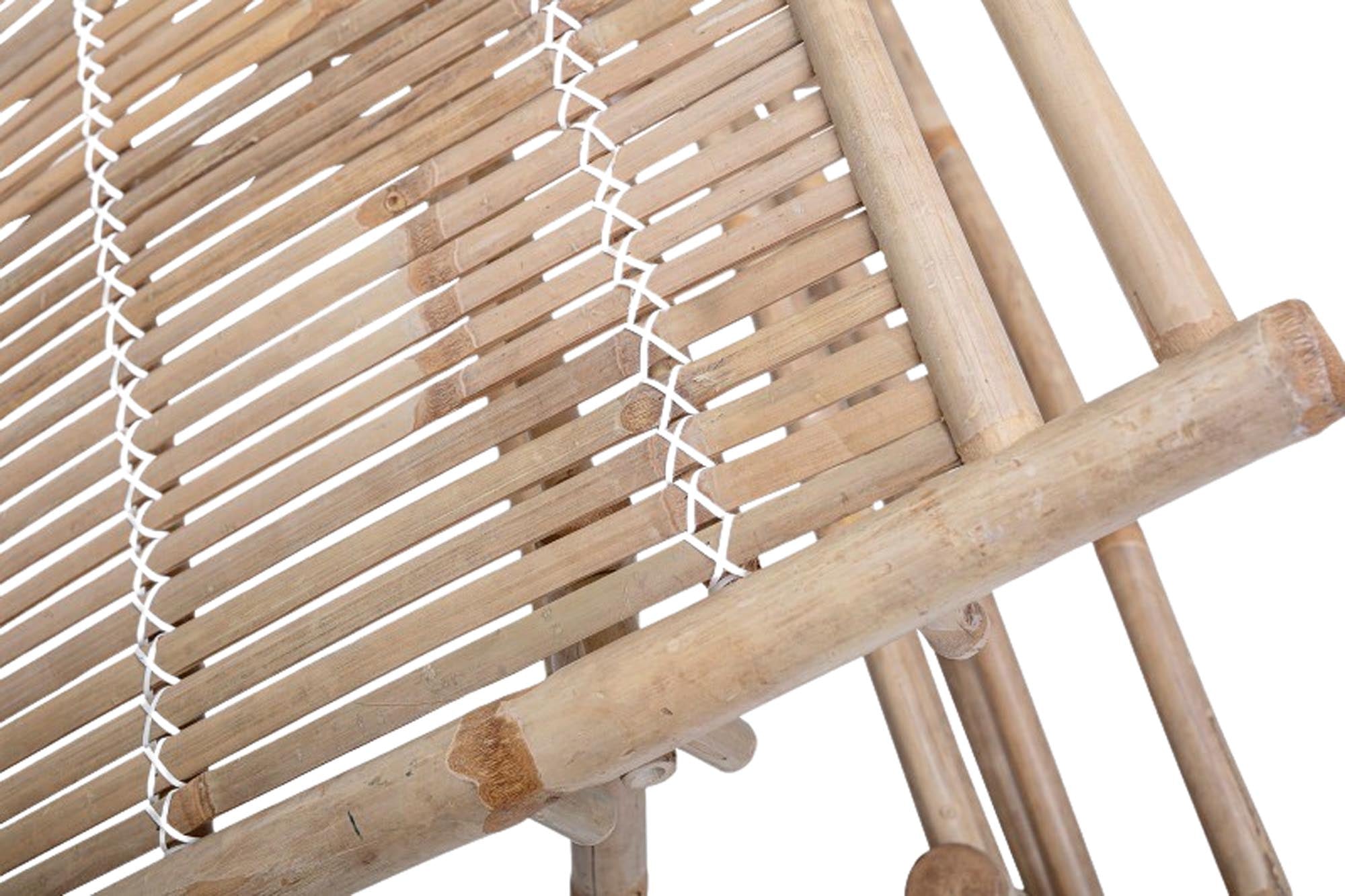Das Sole Tagesbett von Bloomingville aus Bambus bietet natürlichen Stil und Komfort, ideal für moderne und gemütliche Wohnräume.