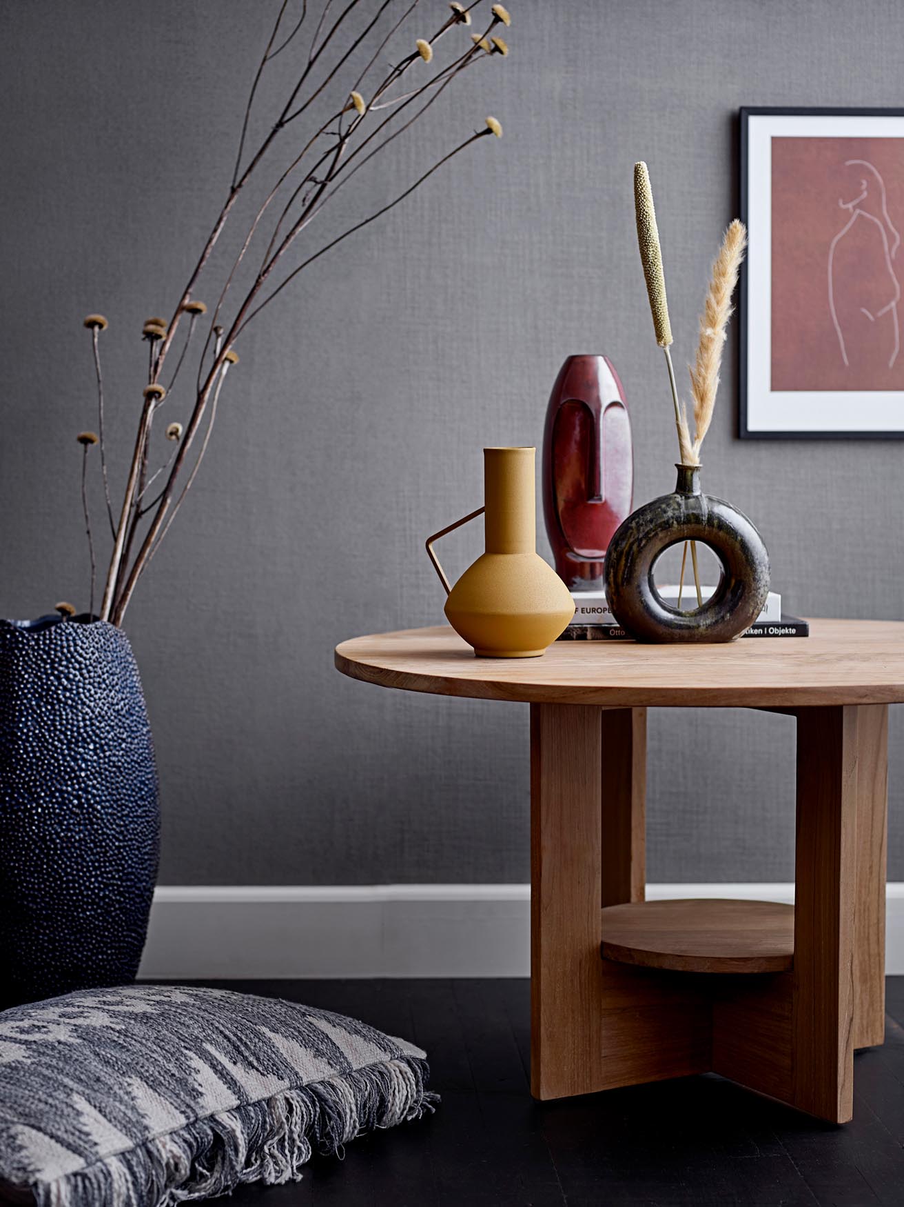 Daviid Vase, Braun, Steingut in Brown präsentiert im Onlineshop von KAQTU Design AG. Vase ist von Bloomingville