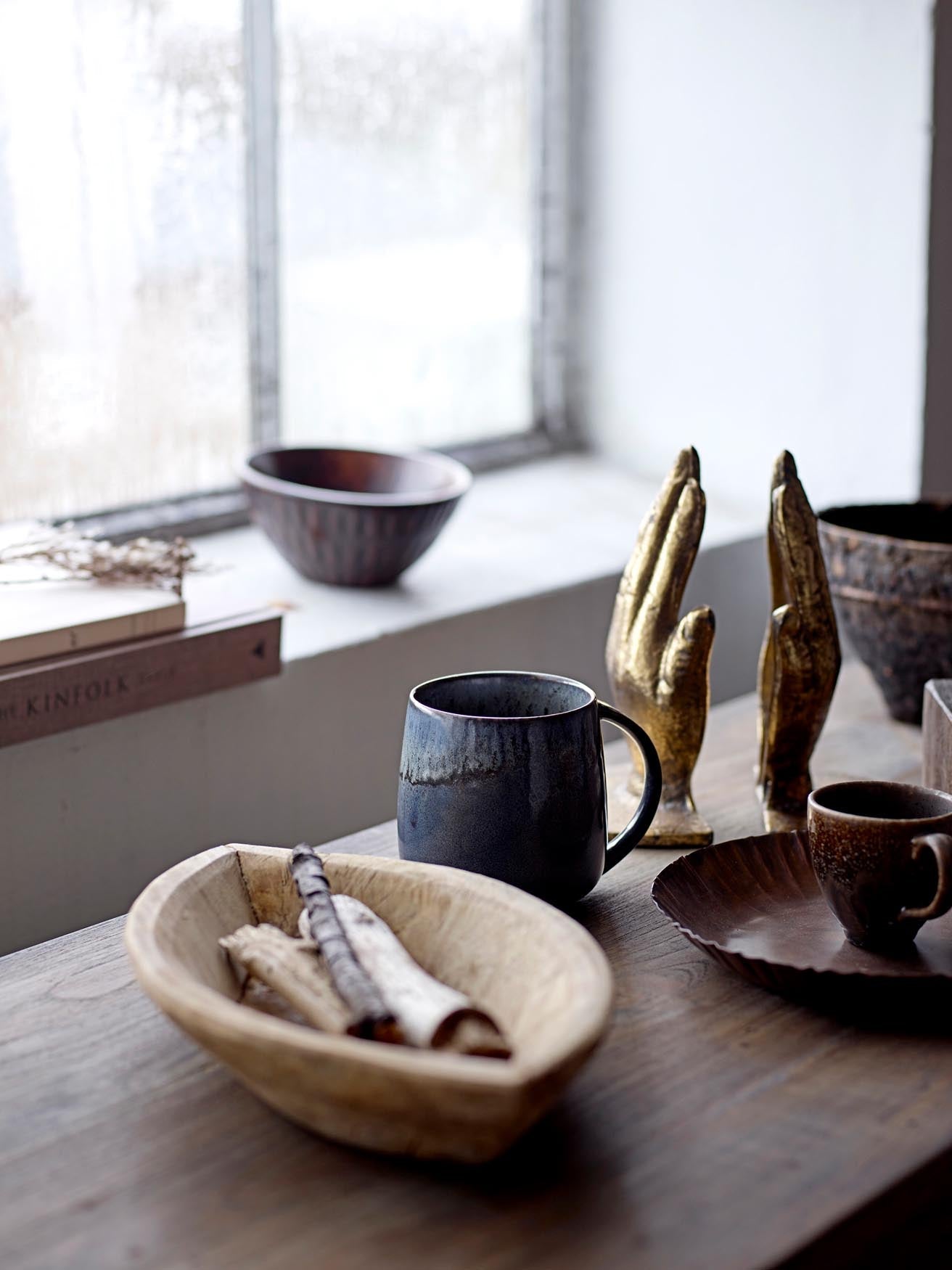 Eleganter Cloe Becher in Blau aus Steingut von Creative Collection.