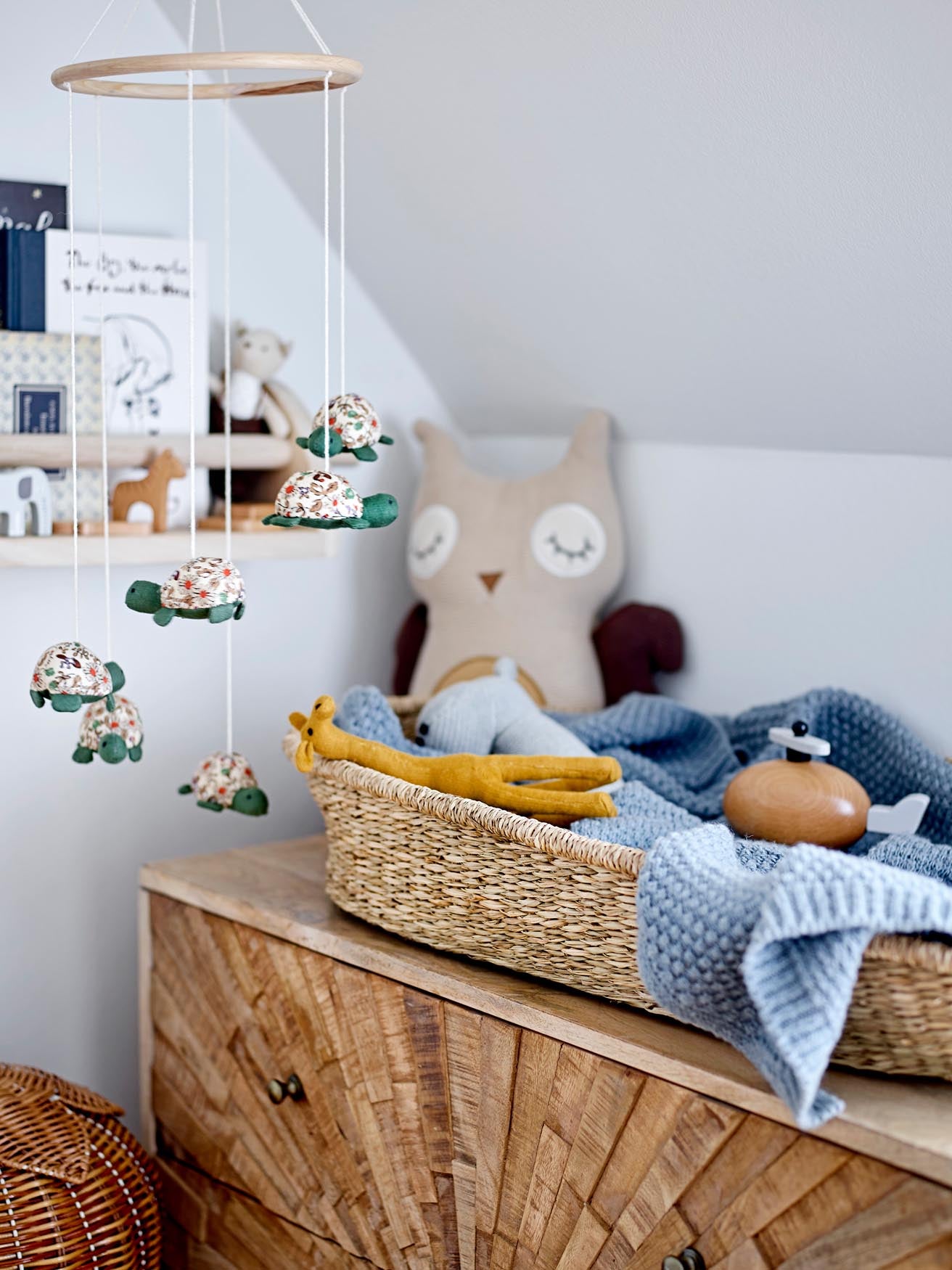 Mingus Regal, Natur, Paulownia in Nature präsentiert im Onlineshop von KAQTU Design AG. Wandregal ist von Bloomingville Mini