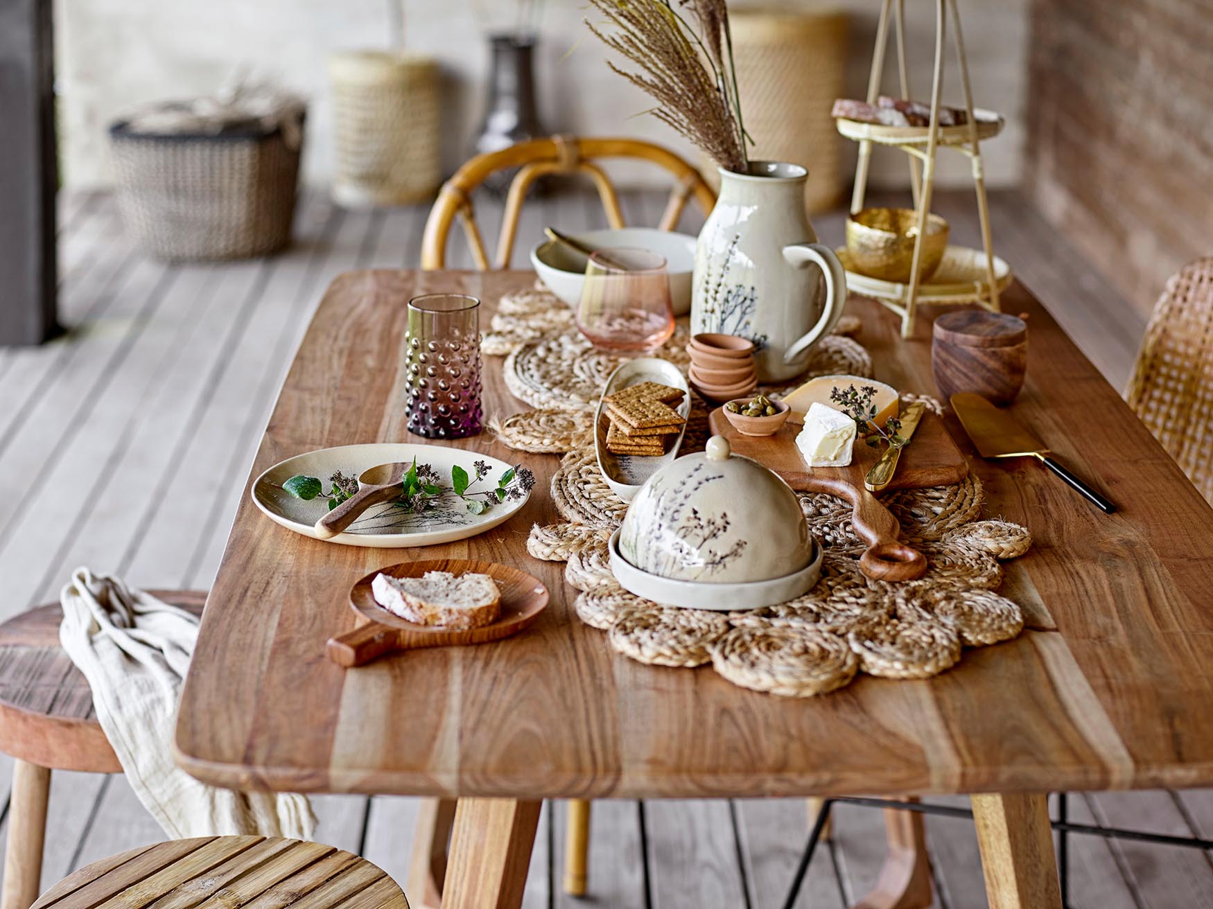 Bea Butterglocke, Natur, Steingut in Nature präsentiert im Onlineshop von KAQTU Design AG. Aufbewahrungsdose ist von Bloomingville