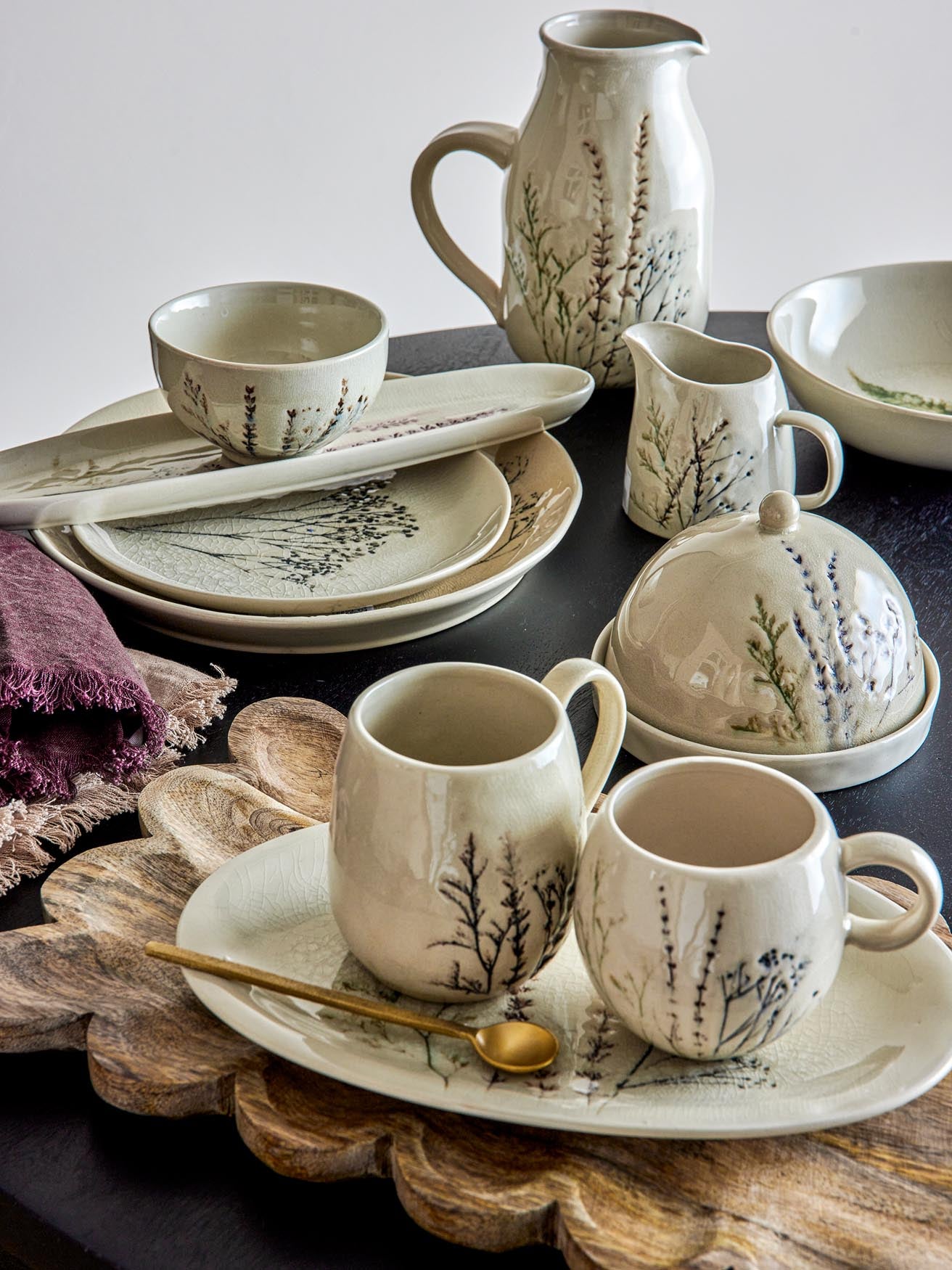 Bea Butterglocke, Natur, Steingut in Nature präsentiert im Onlineshop von KAQTU Design AG. Aufbewahrungsdose ist von Bloomingville