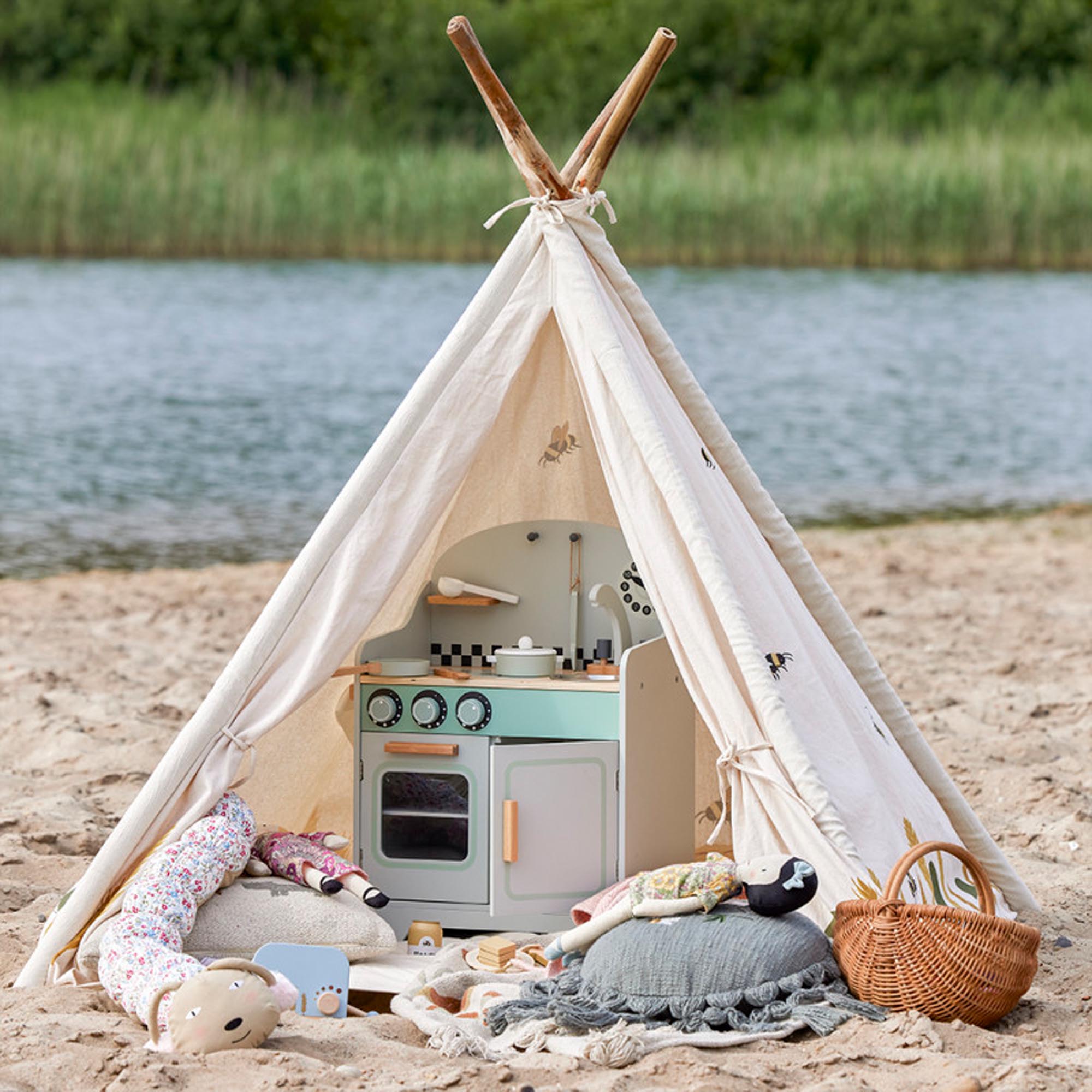 Millo Kinder-Tipi, Natur, Baumwolle in Nature präsentiert im Onlineshop von KAQTU Design AG. Zelt Kids ist von Bloomingville